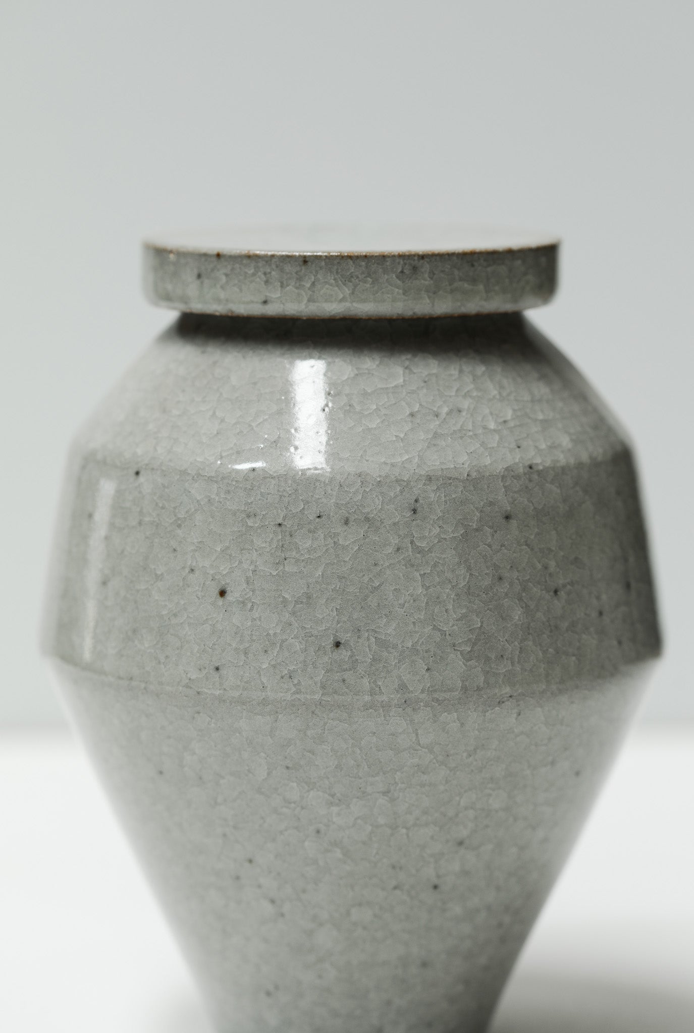 Florian Gadsby: Angular Lidded Urn