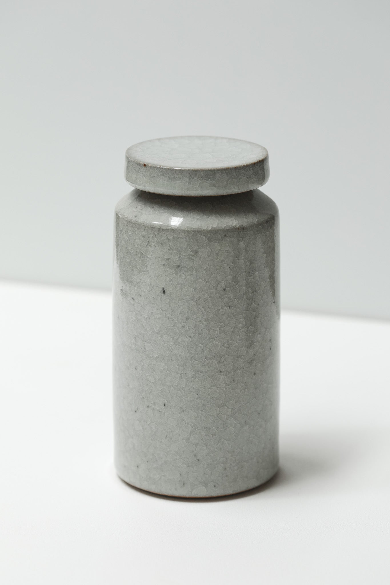 Florian Gadsby: Angular Lidded Urn
