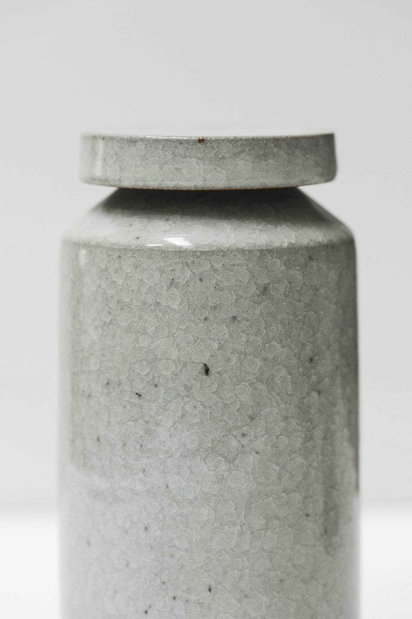 Florian Gadsby: Angular Lidded Urn