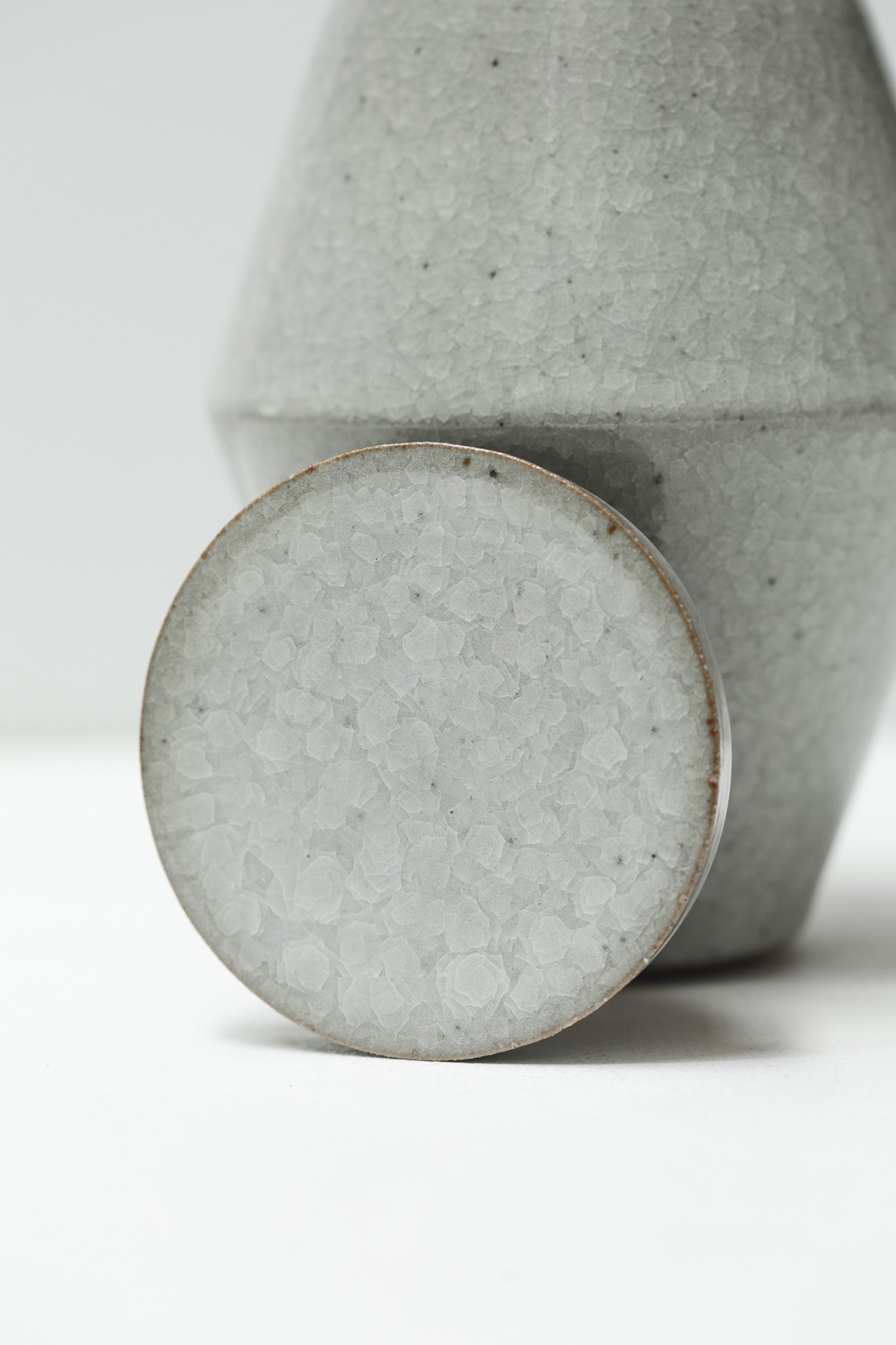 Florian Gadsby: Angular Lidded Urn