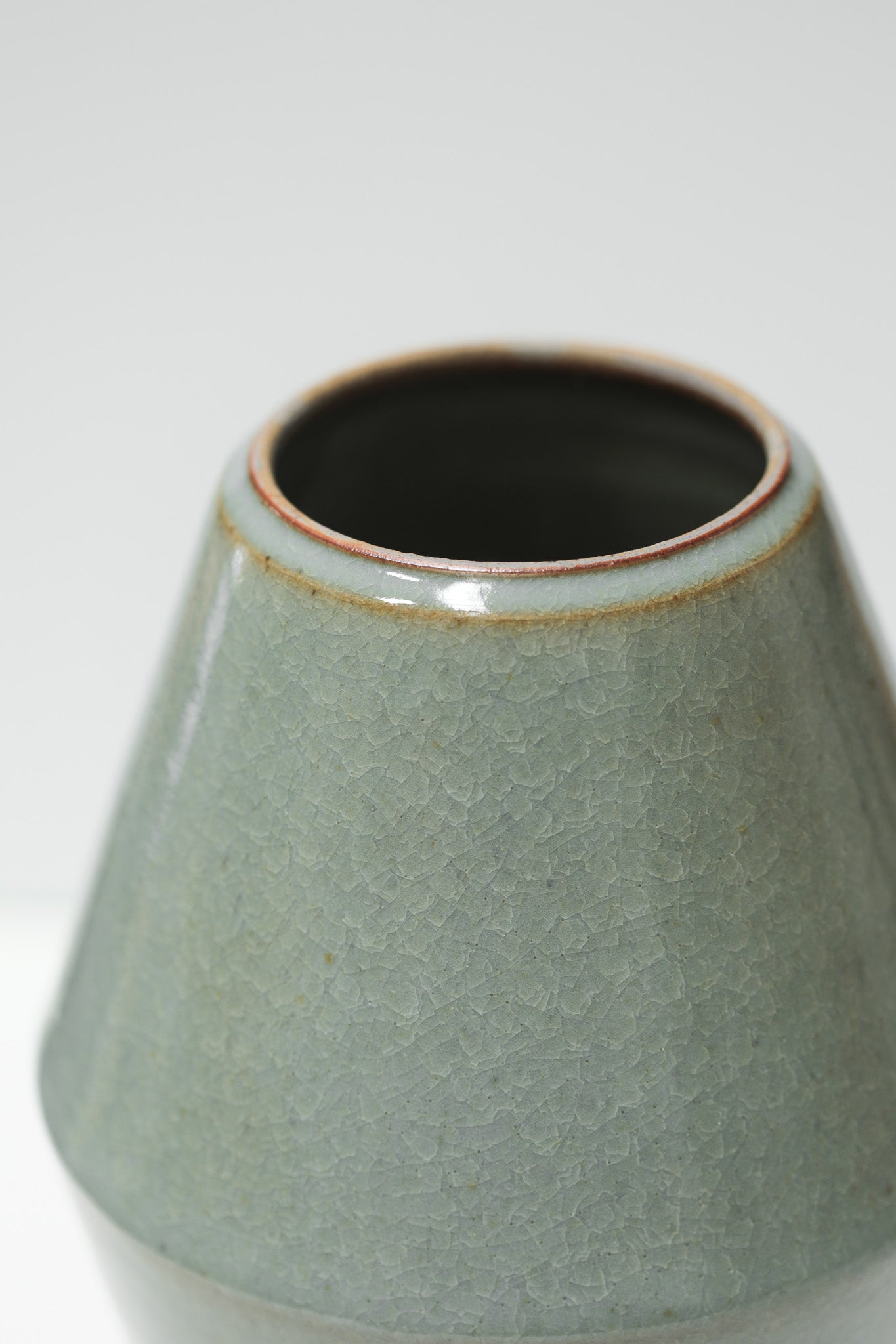 Florian Gadsby: Tall Angular Lidded Jar