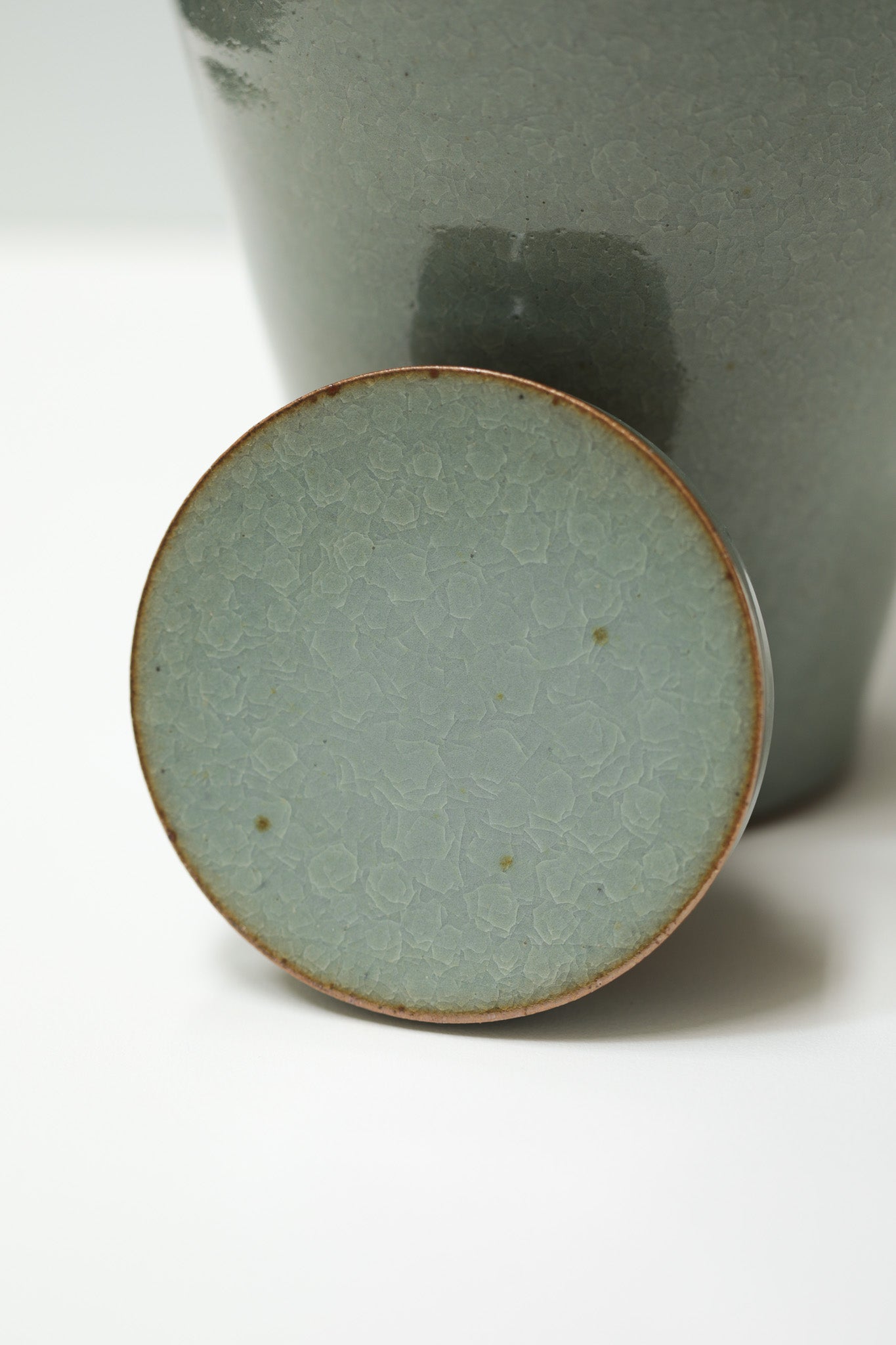 Florian Gadsby: Tall Angular Lidded Jar