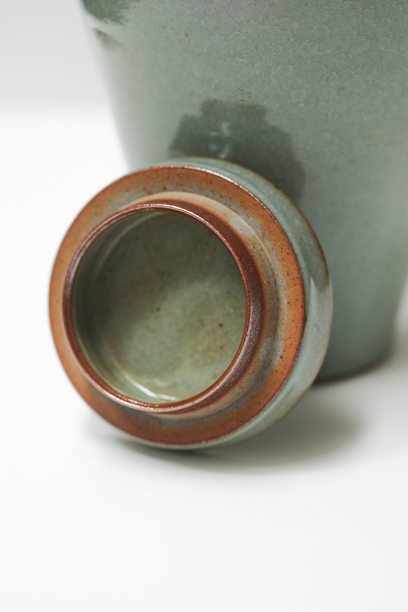 Florian Gadsby: Tall Angular Lidded Jar