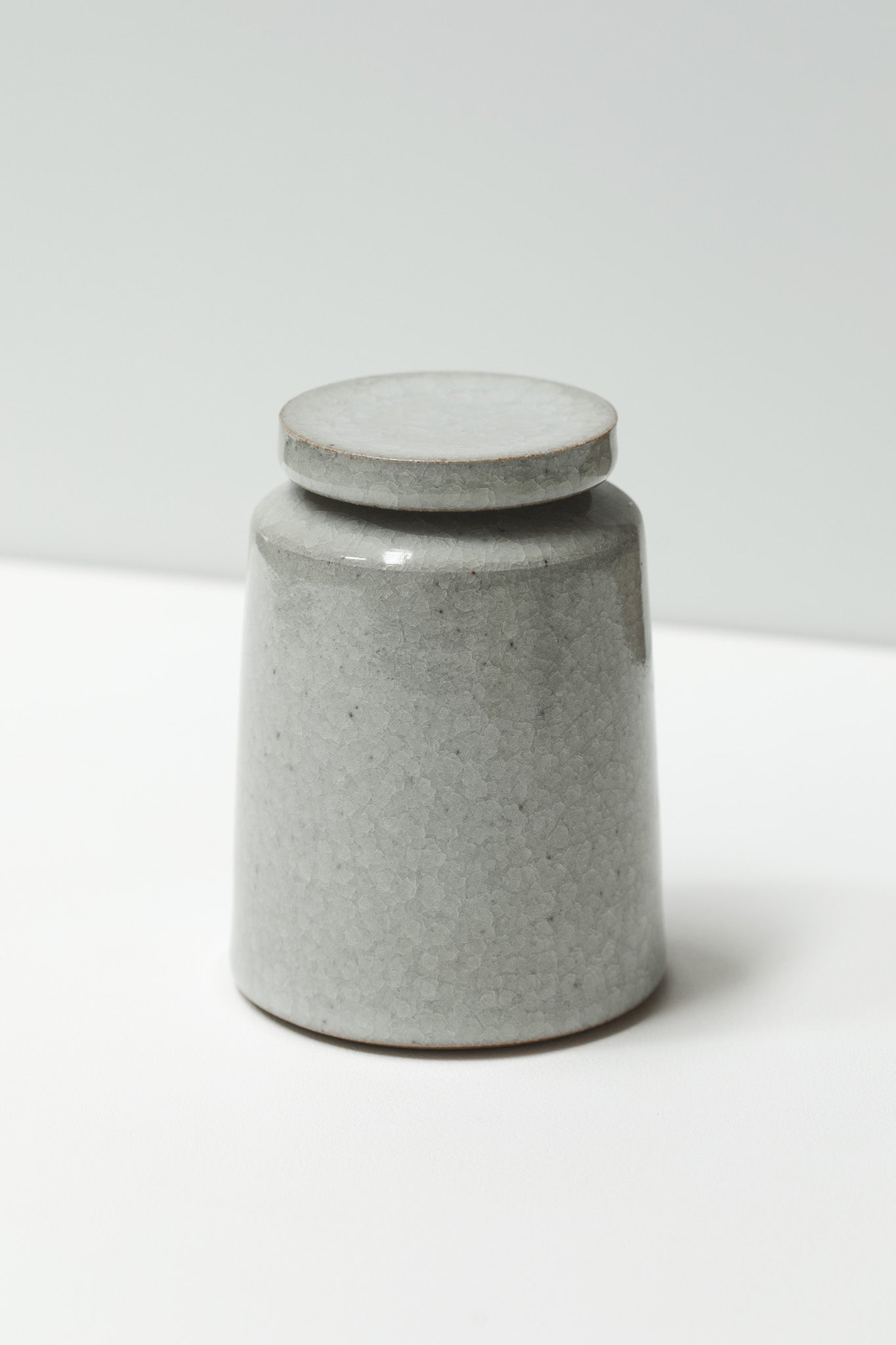 Florian Gadsby: Angular Lidded Urn