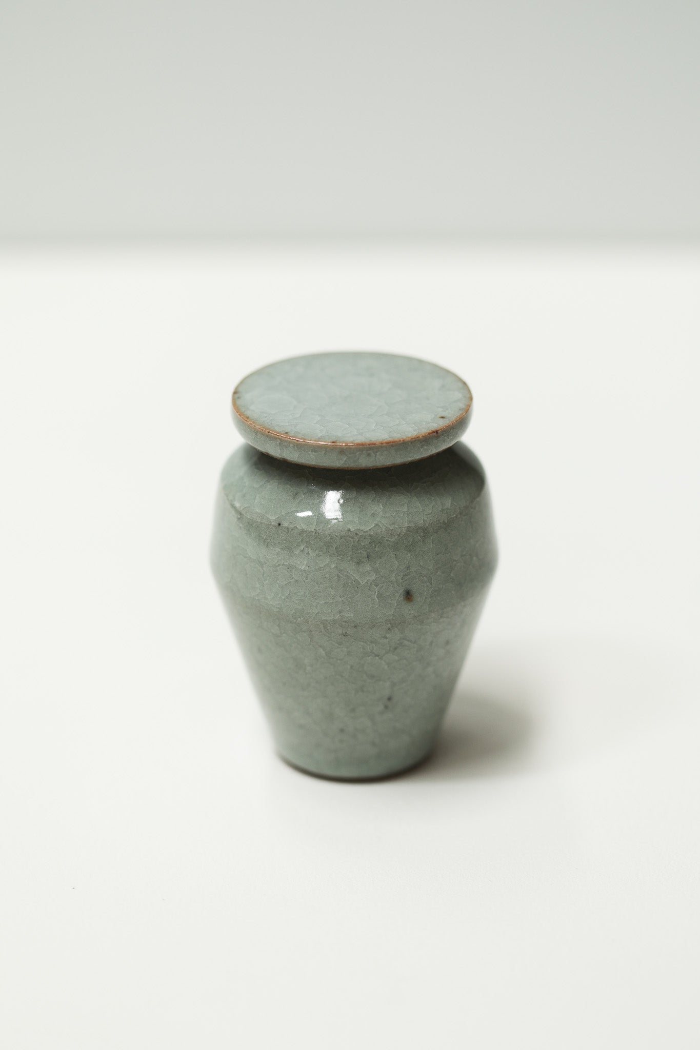 Florian Gadsby: Miniature Lidded Jar