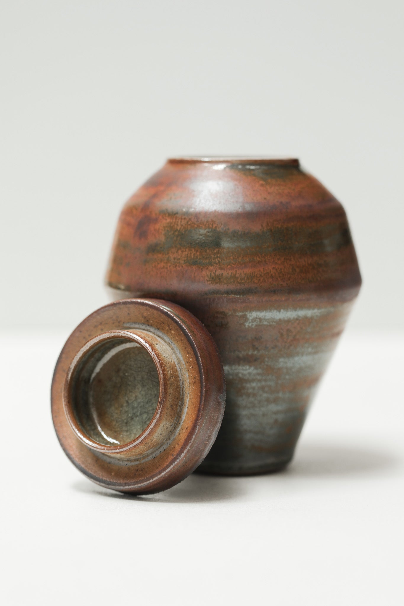 Florian Gadsby: Angular Lidded Jar