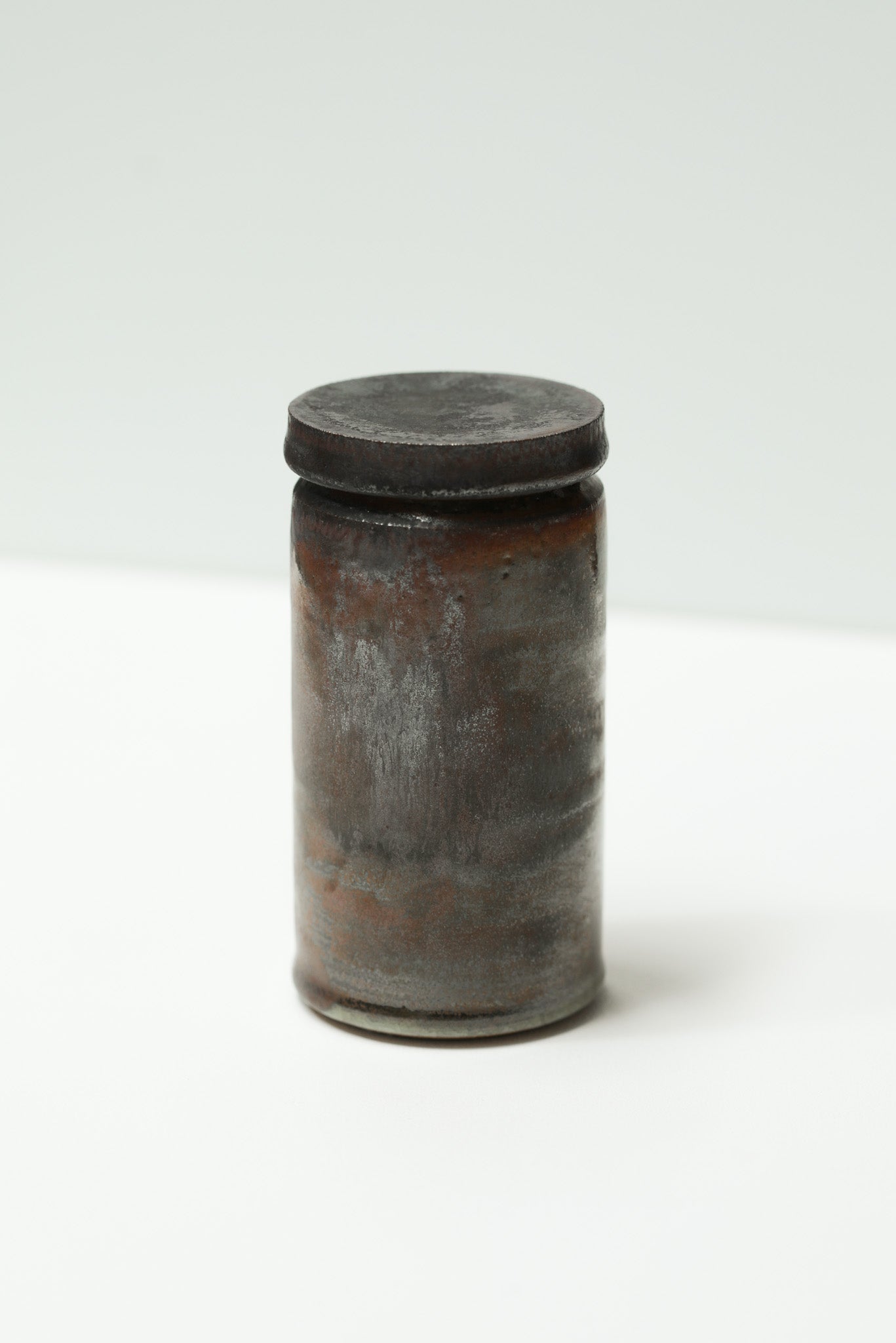 Florian Gadsby: Cylindrical Lidded Jar