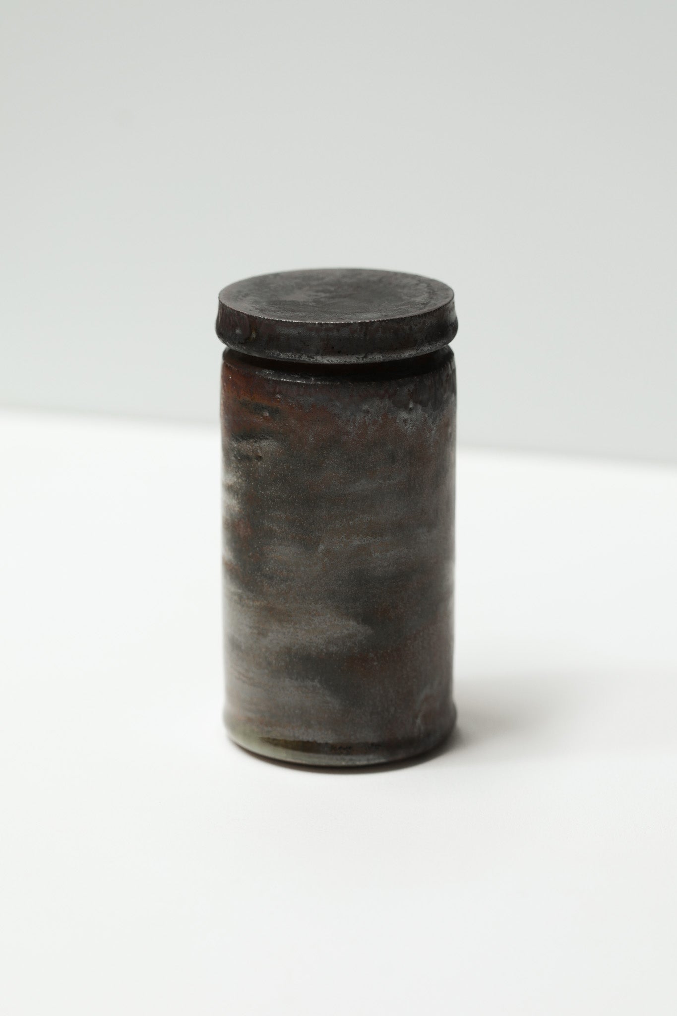 Florian Gadsby: Cylindrical Lidded Jar