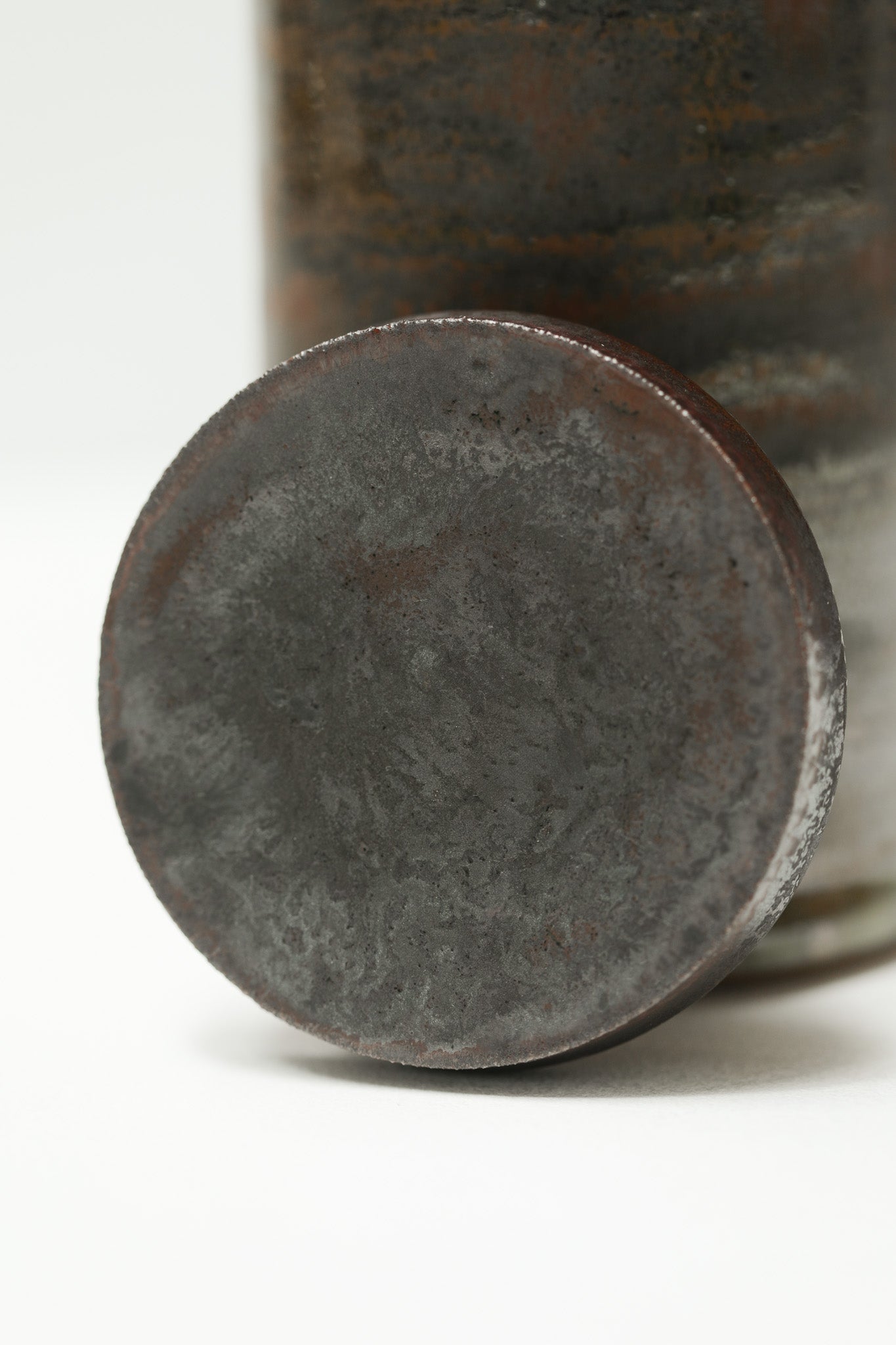 Florian Gadsby: Cylindrical Lidded Jar