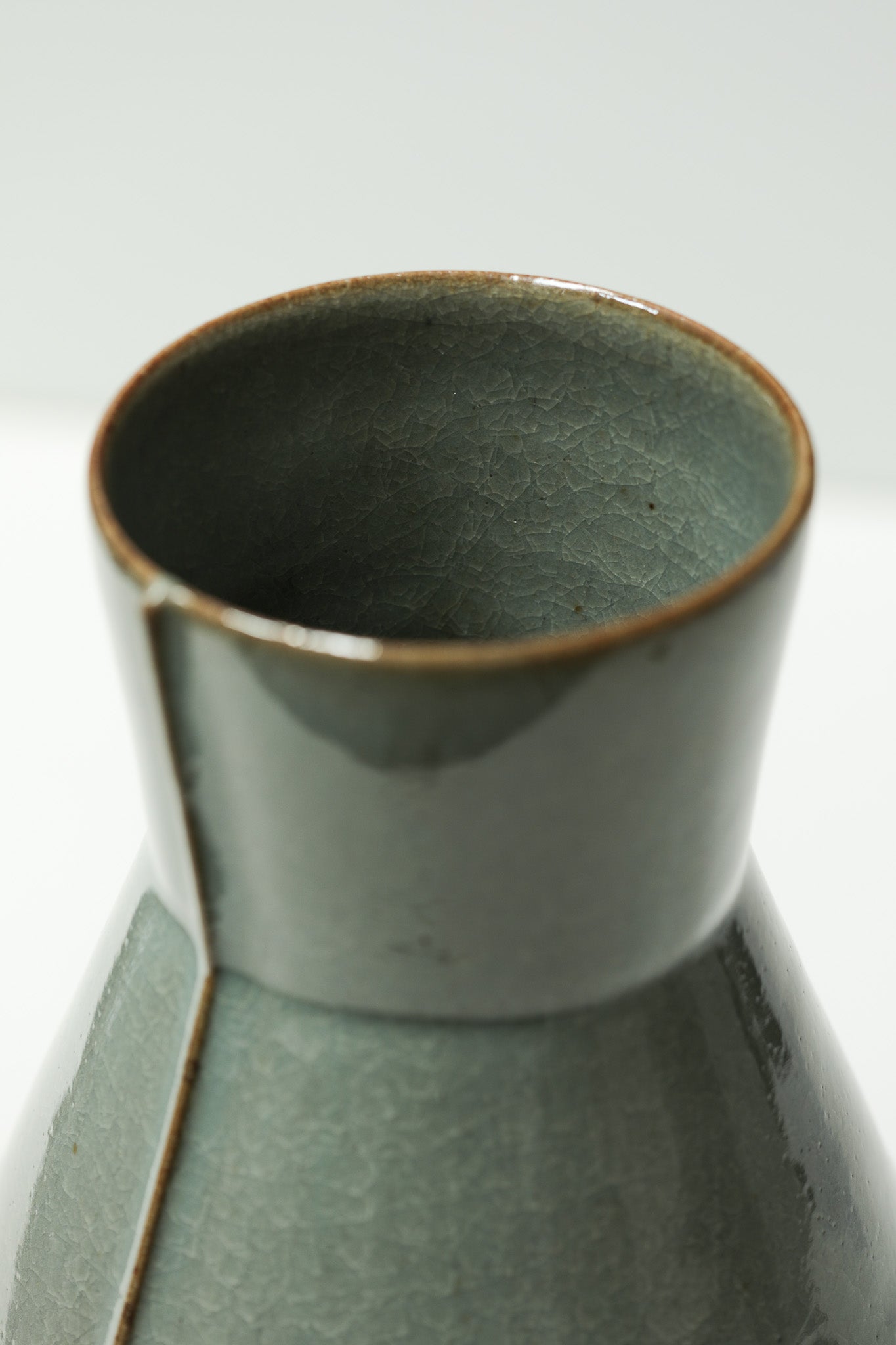 Florian Gadsby: Tall Lined Vase
