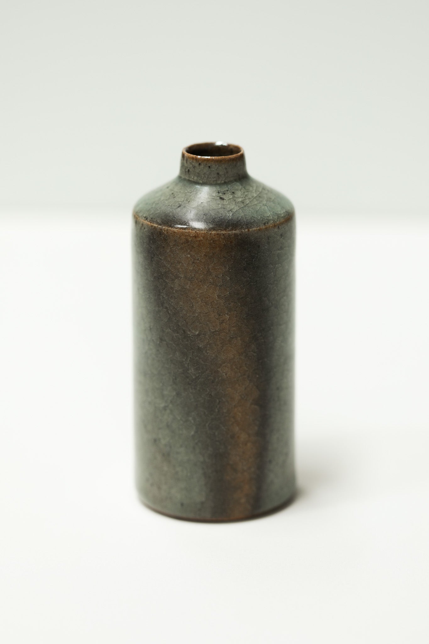 Florian Gadsby: Small Bottle