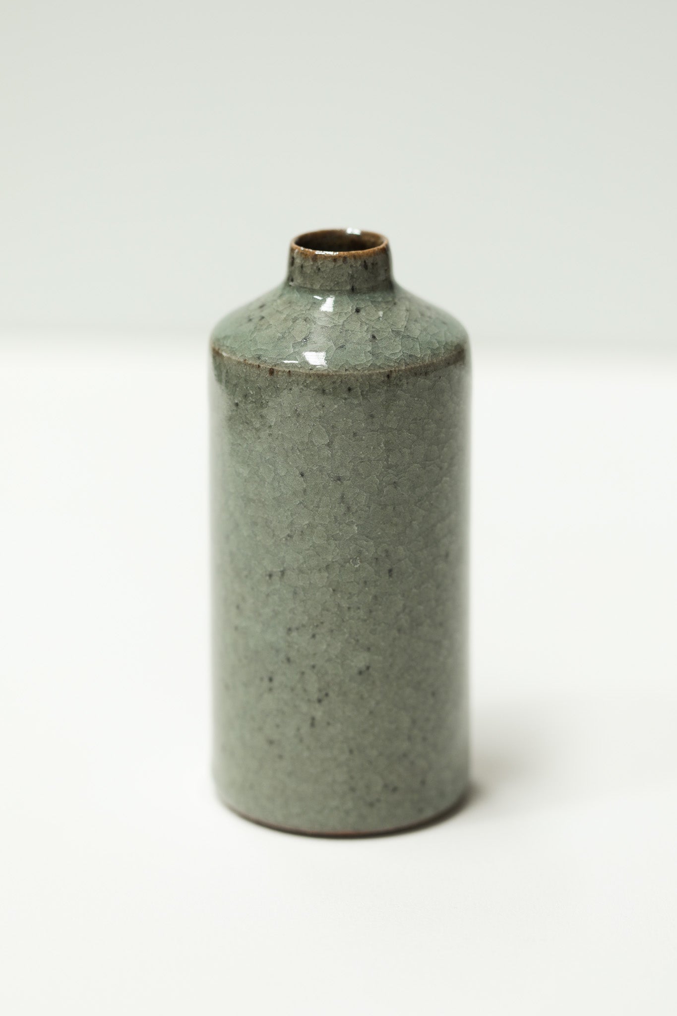 Florian Gadsby: Small Bottle