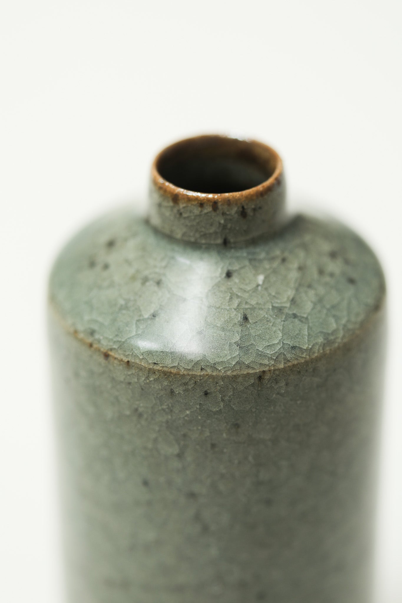 Florian Gadsby: Small Bottle