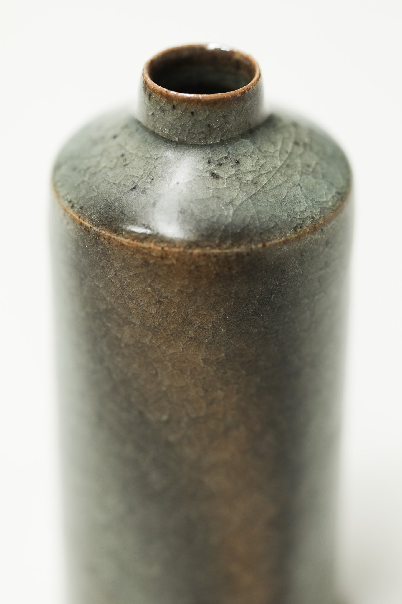 Florian Gadsby: Small Bottle