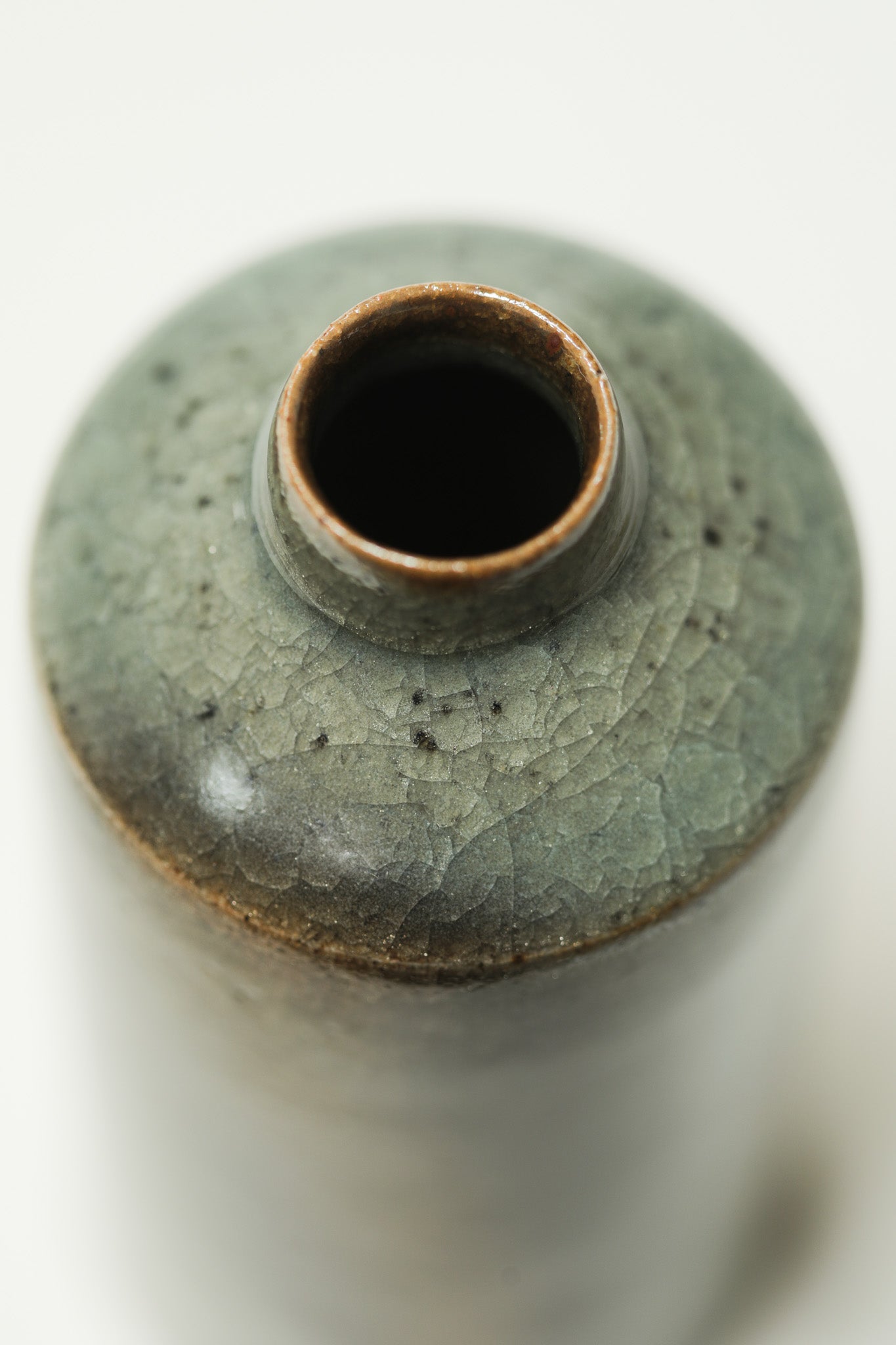 Florian Gadsby: Small Bottle