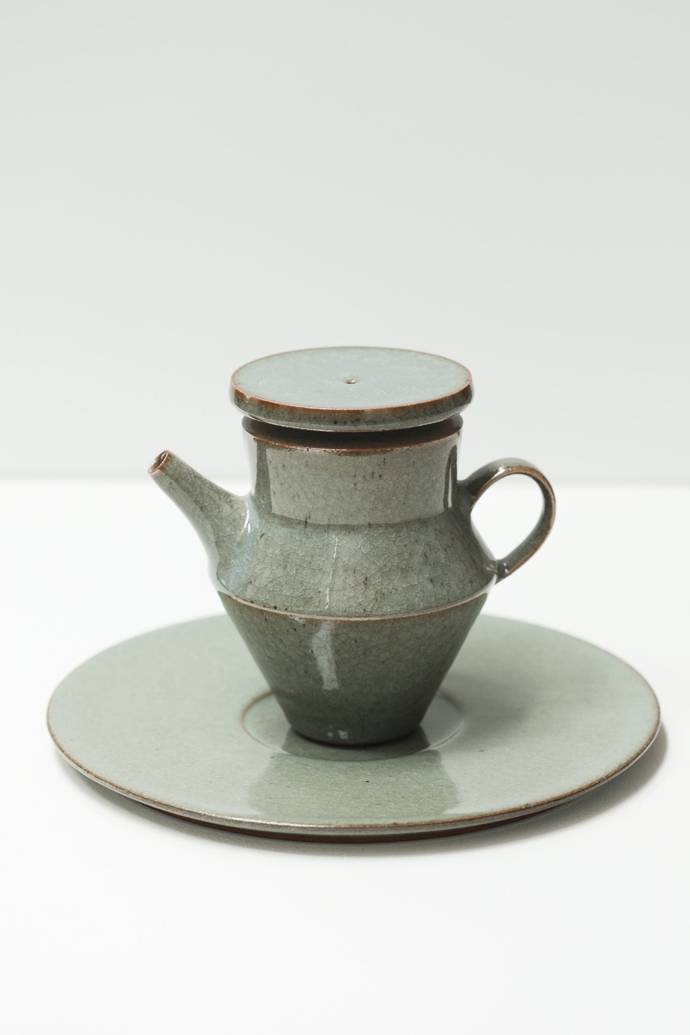 Florian Gadsby: Teapot and Platter
