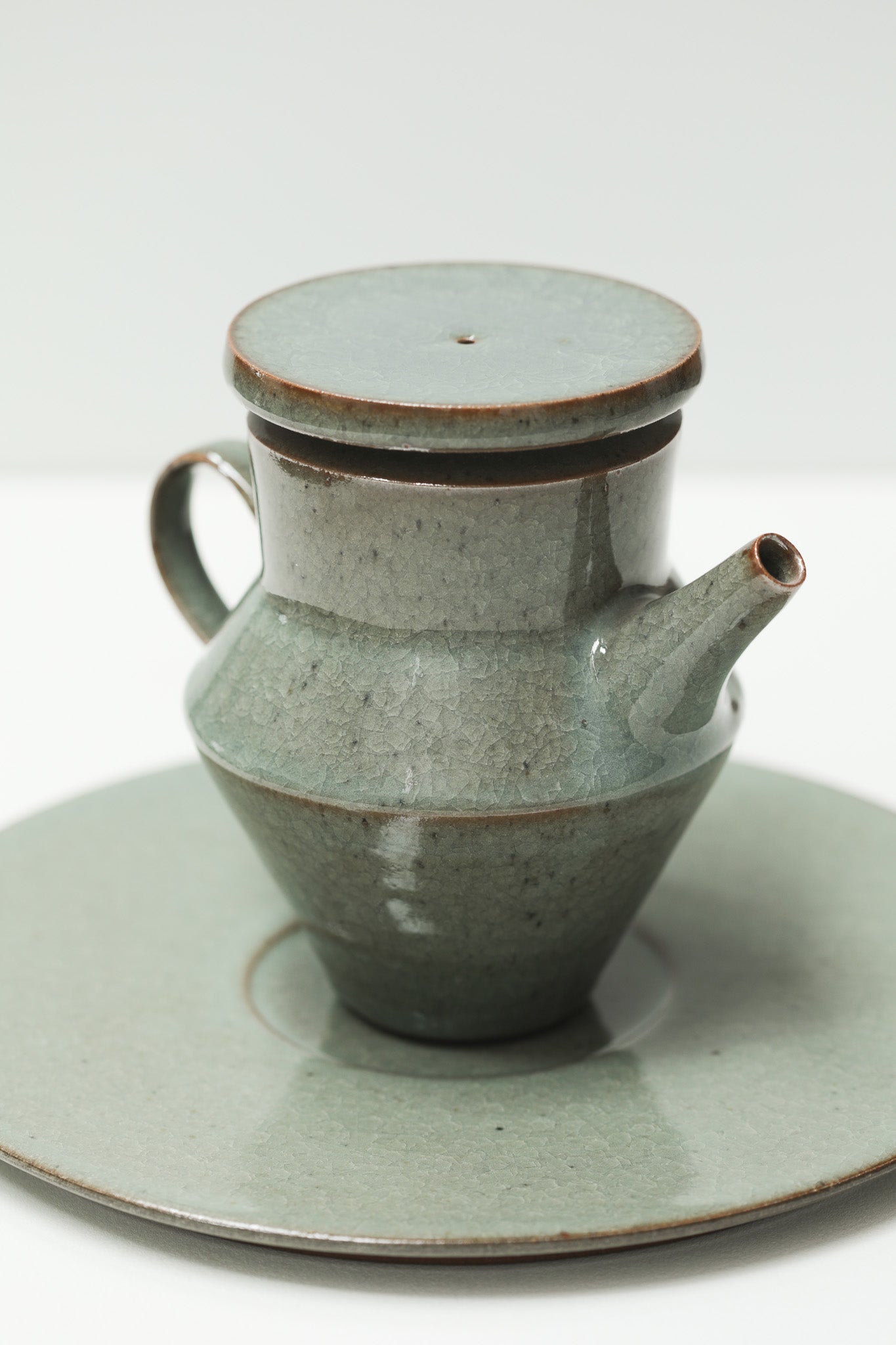 Florian Gadsby: Teapot and Platter