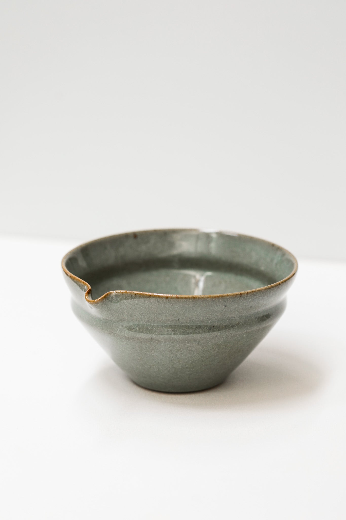 Florian Gadsby: Angular Pouring Bowl