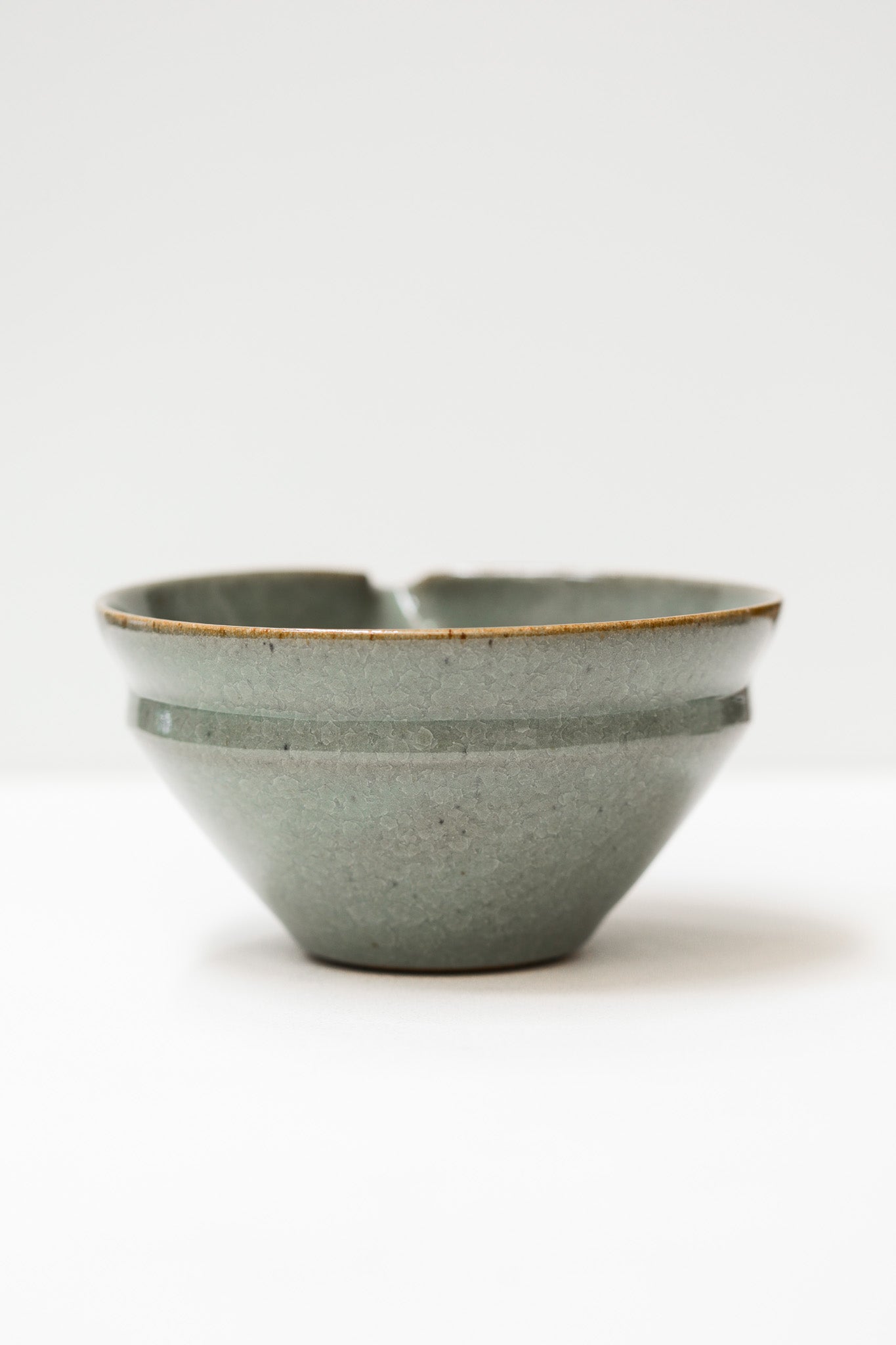 Florian Gadsby: Angular Pouring Bowl