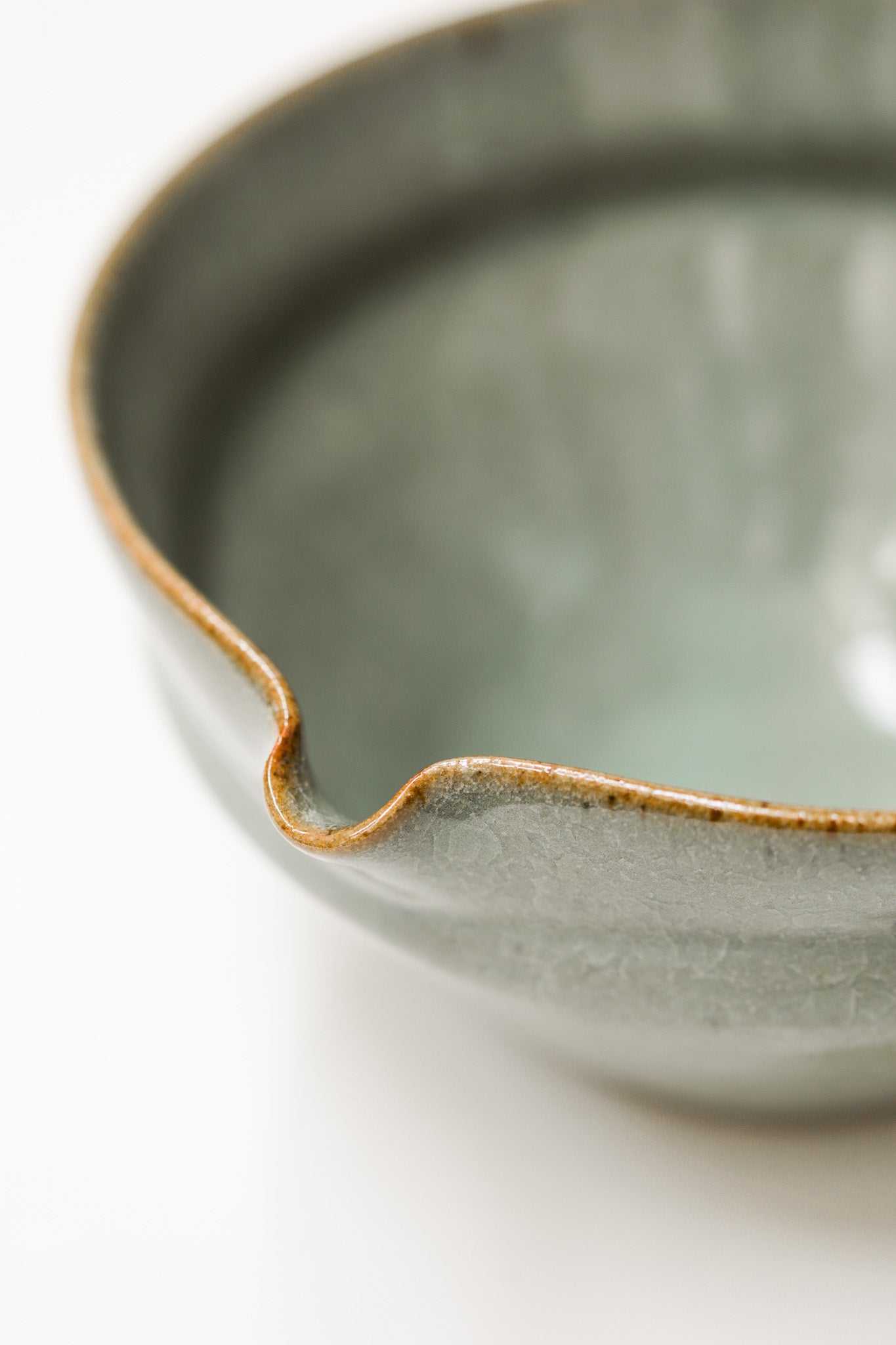 Florian Gadsby: Angular Pouring Bowl