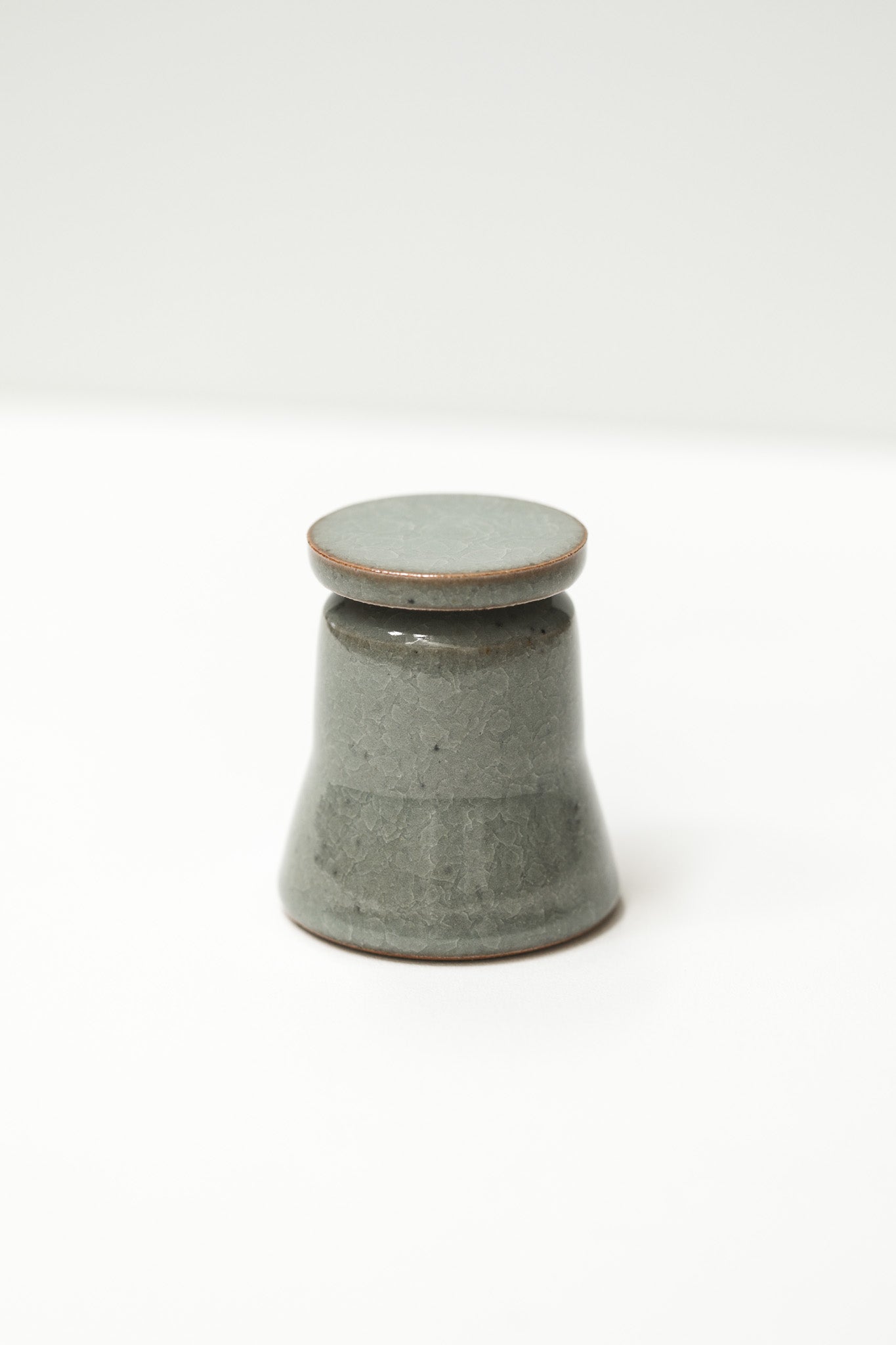 Florian Gadsby: Miniature Lidded Jar
