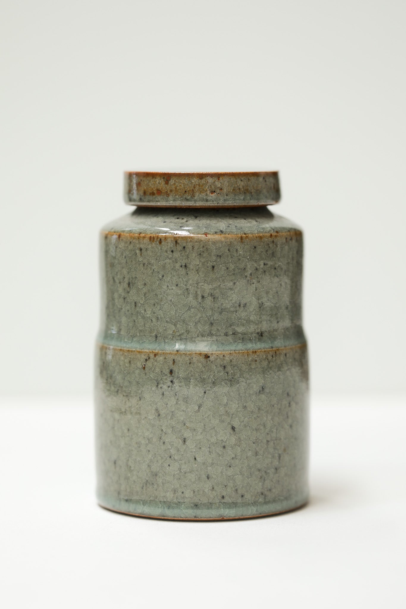 Florian Gadsby: Medium Stepped Lidded Jar