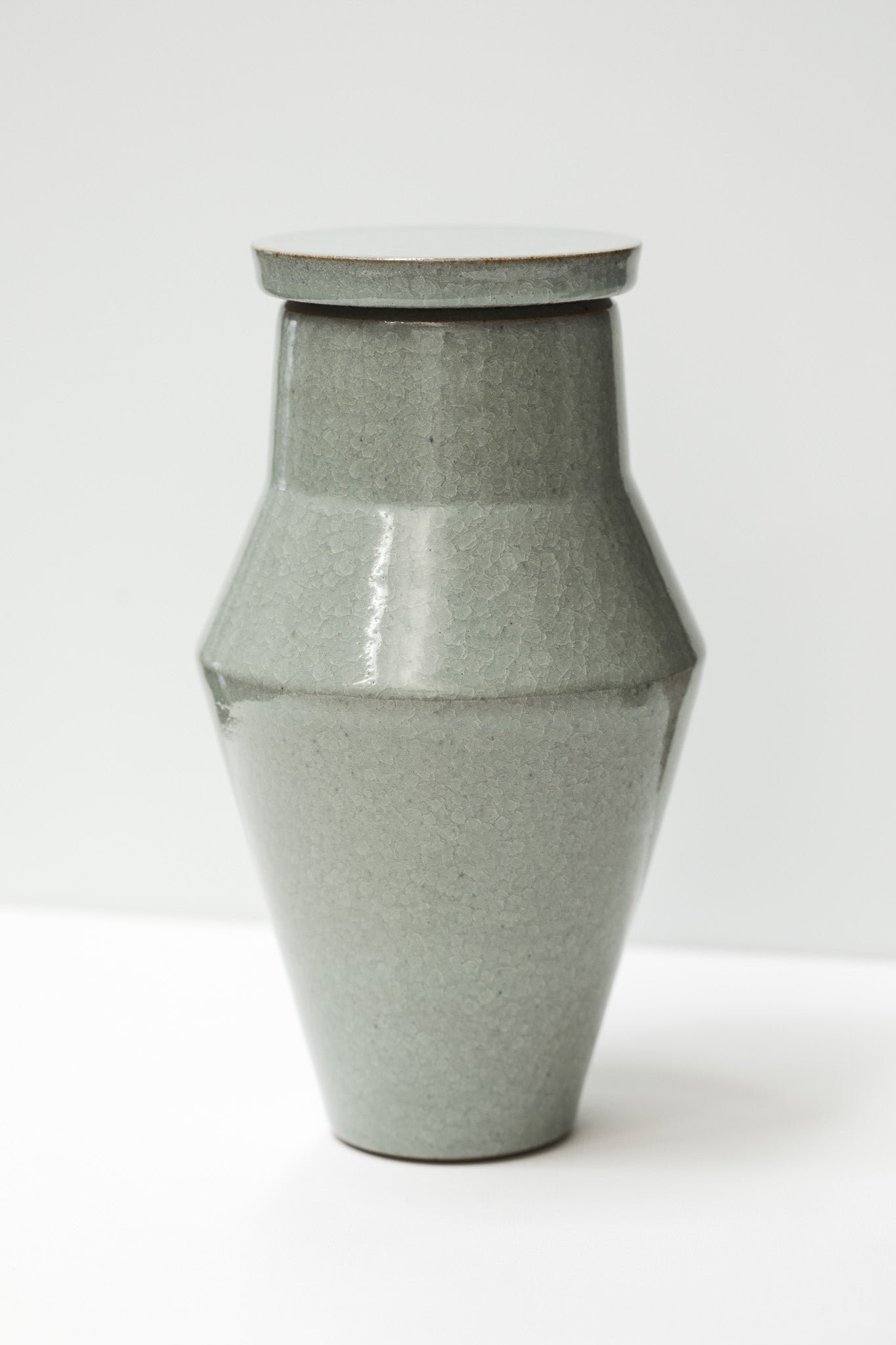 Florian Gadsby: Large Angular Lidded Urn