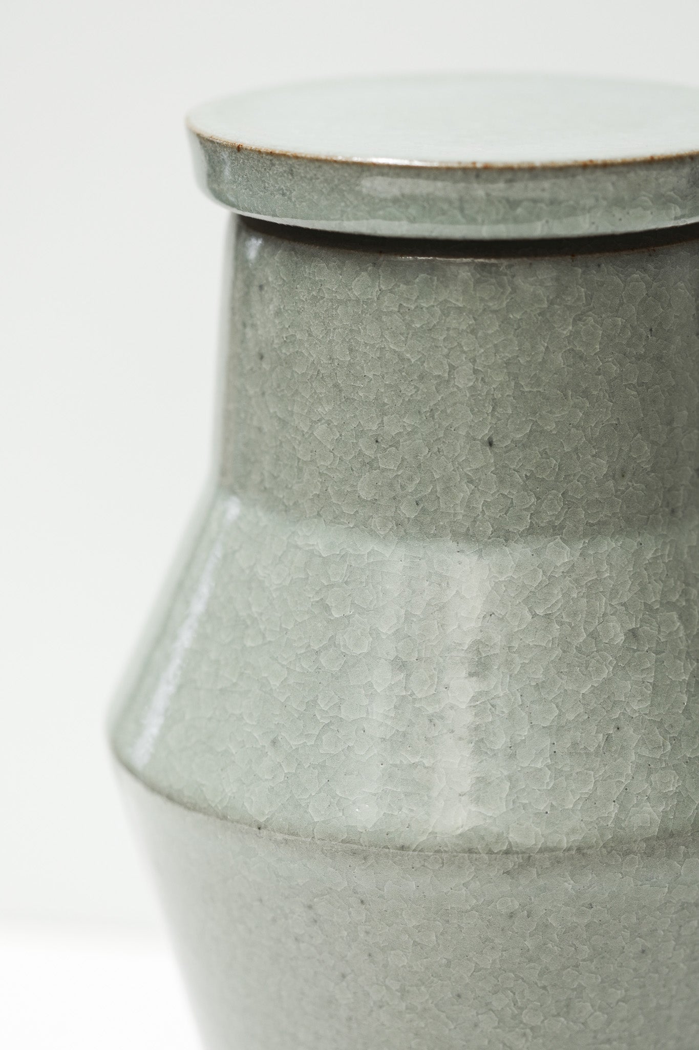Florian Gadsby: Large Angular Lidded Urn
