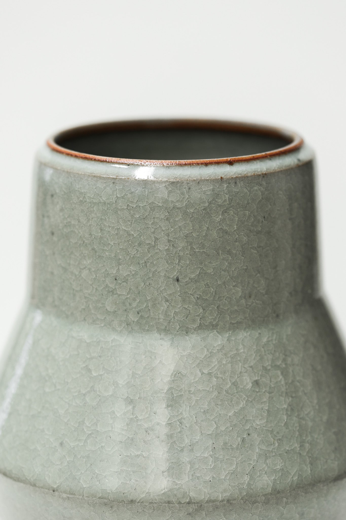 Florian Gadsby: Large Angular Lidded Urn