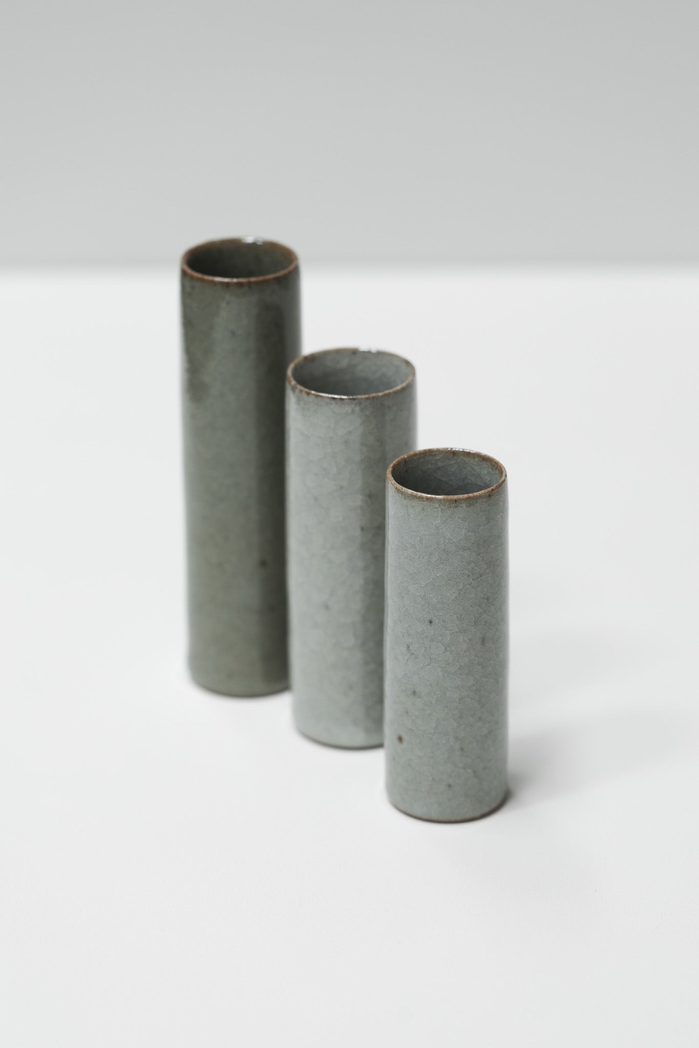 Florian Gadsby: Trio of Small Cylindrical Vases
