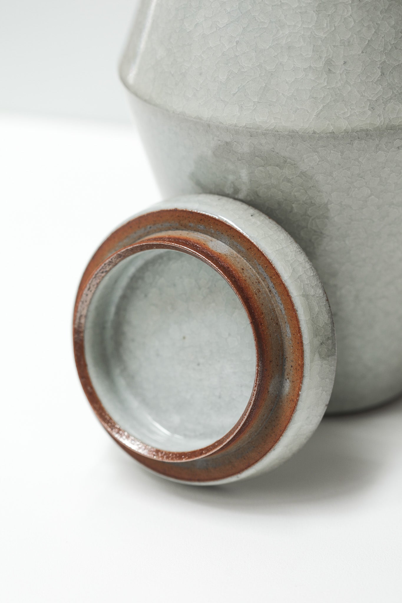 Florian Gadsby: Angular Lidded Jar