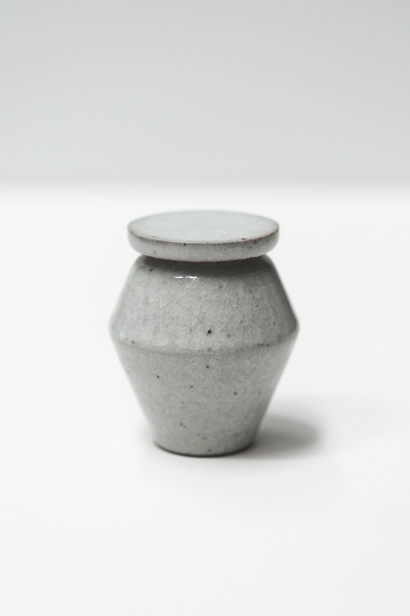 Florian Gadsby: Miniature Lidded Jar