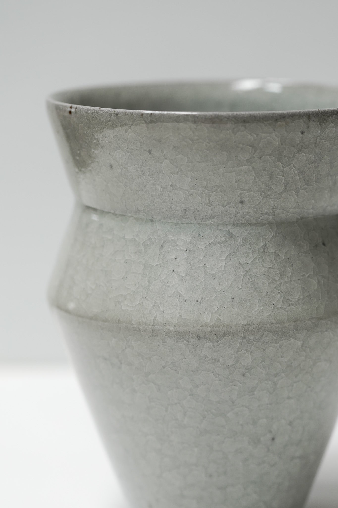 Florian Gadsby: Angular Vase