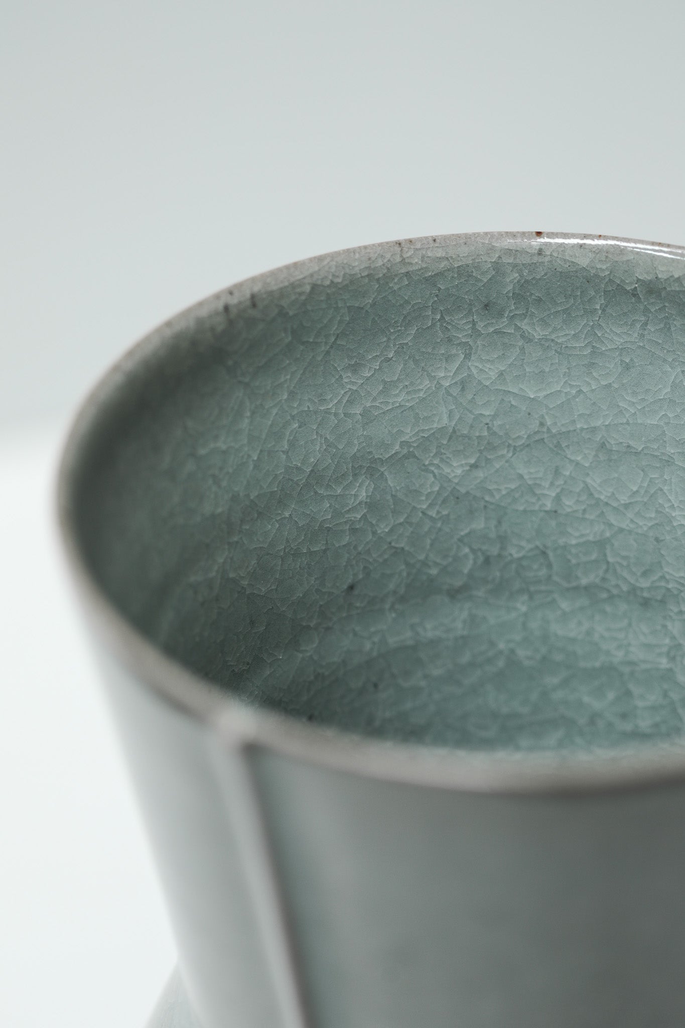 Florian Gadsby: Tall Lined Vase