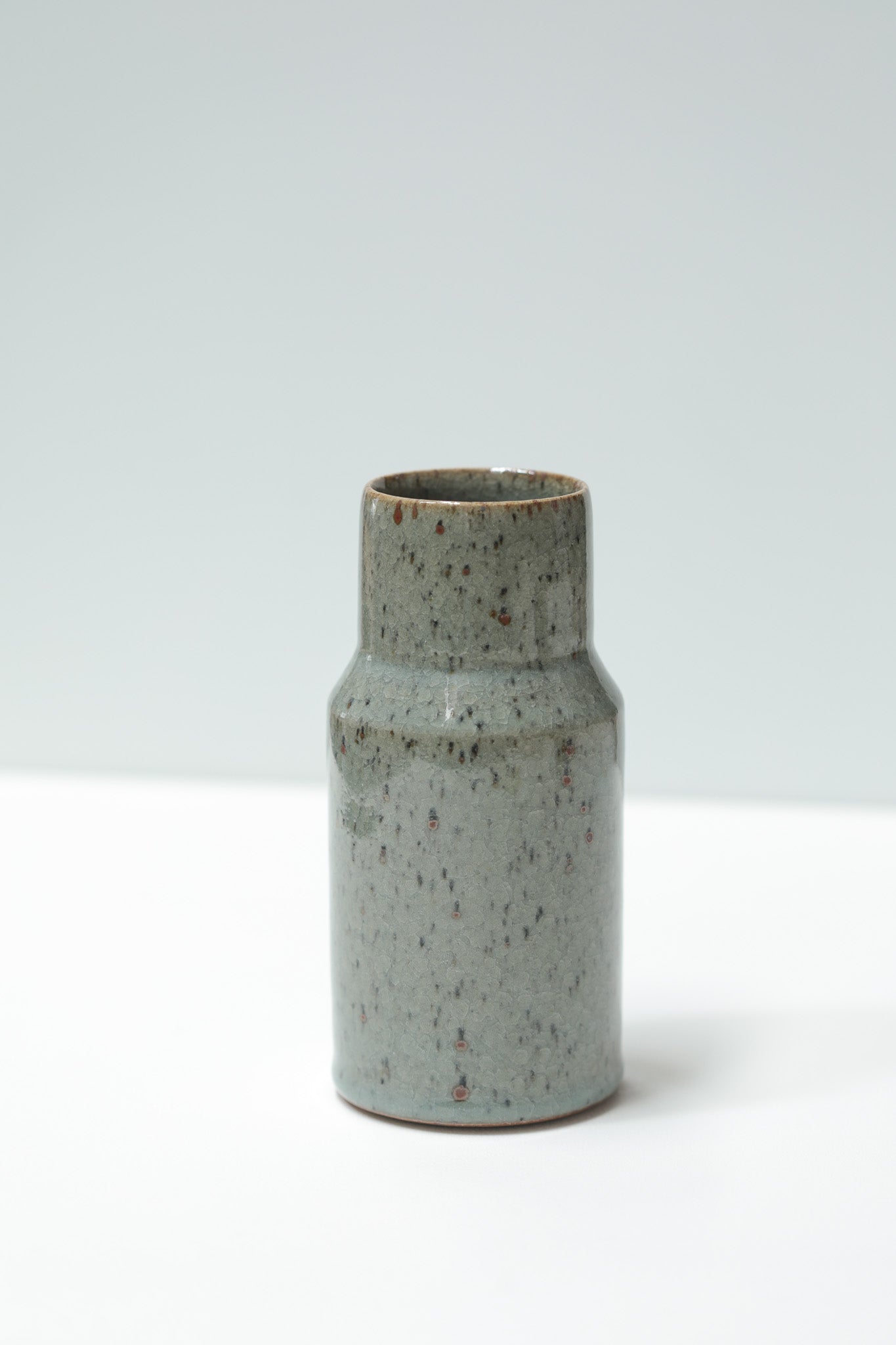 Florian Gadsby: Stepped Cylindrical Vase