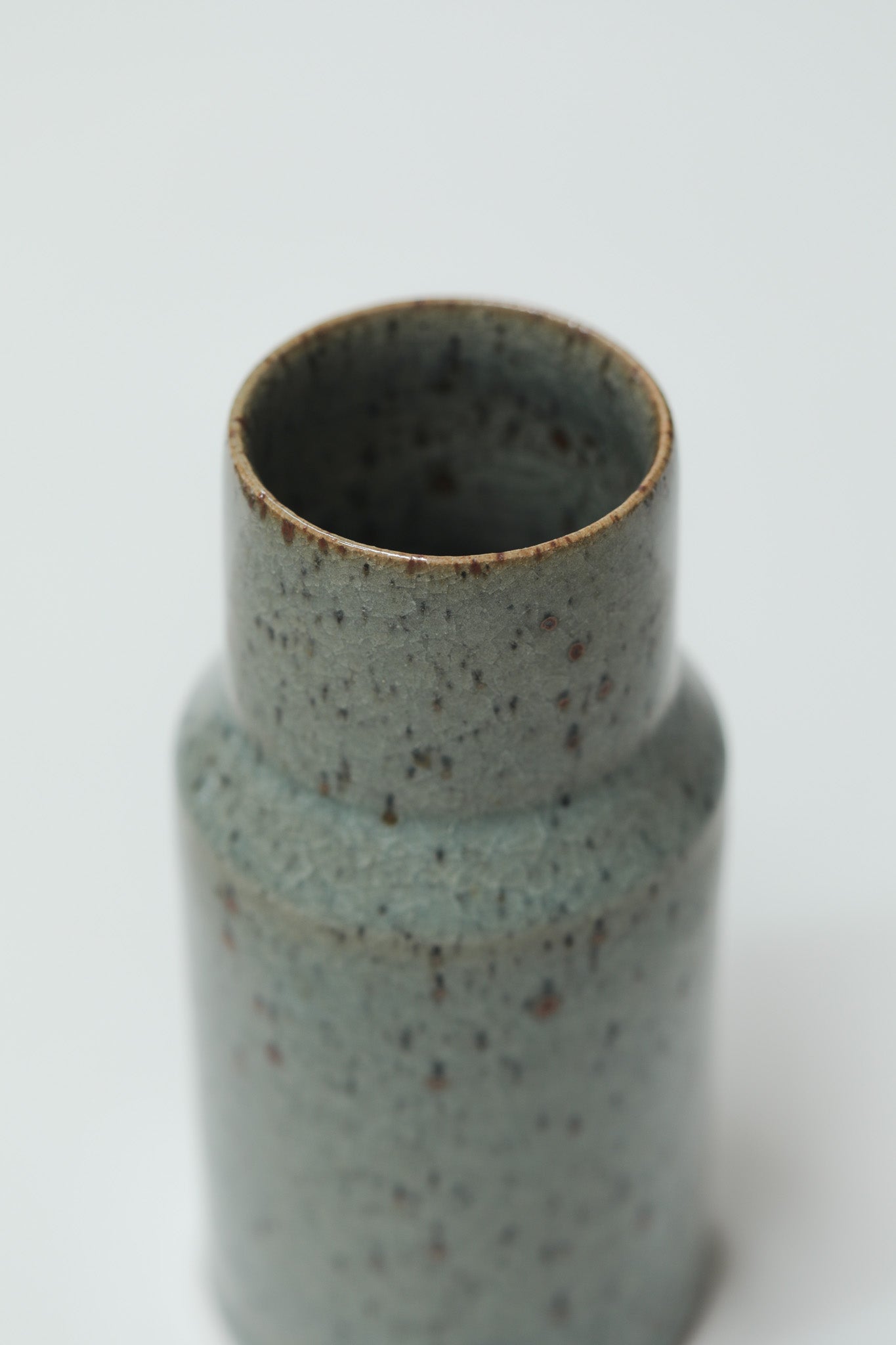 Florian Gadsby: Stepped Cylindrical Vase