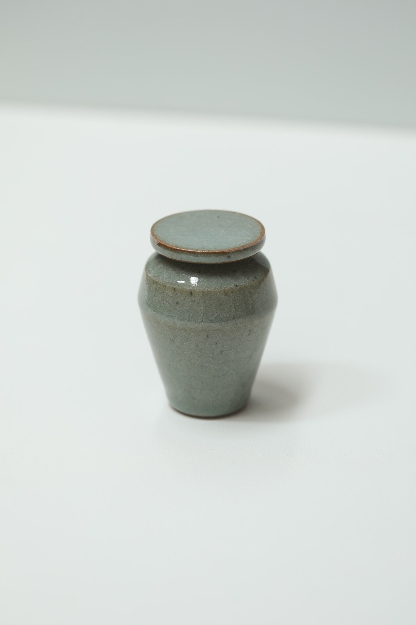 Florian Gadsby: Miniature Lidded Jar