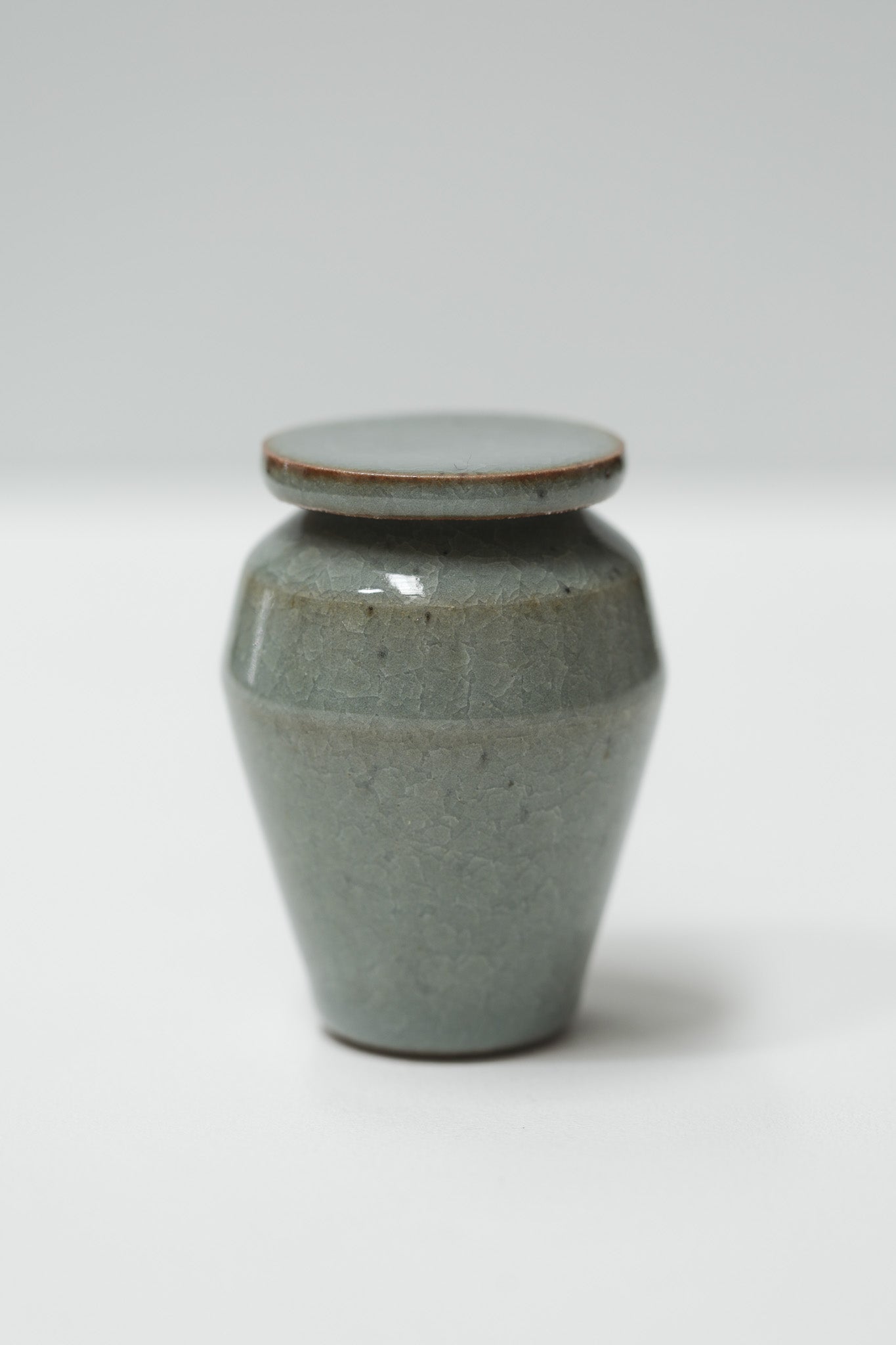 Florian Gadsby: Miniature Lidded Jar