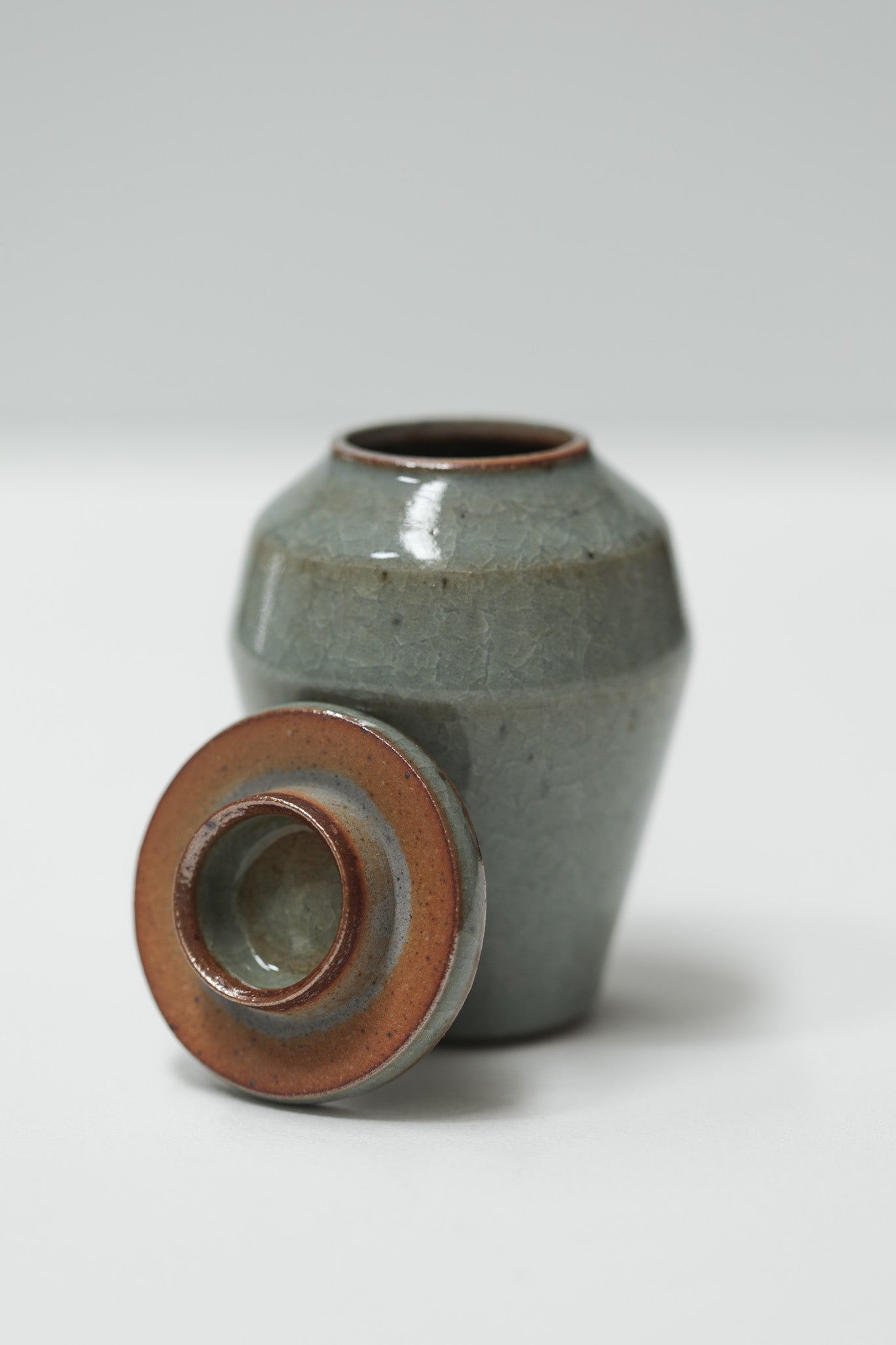 Florian Gadsby: Miniature Lidded Jar