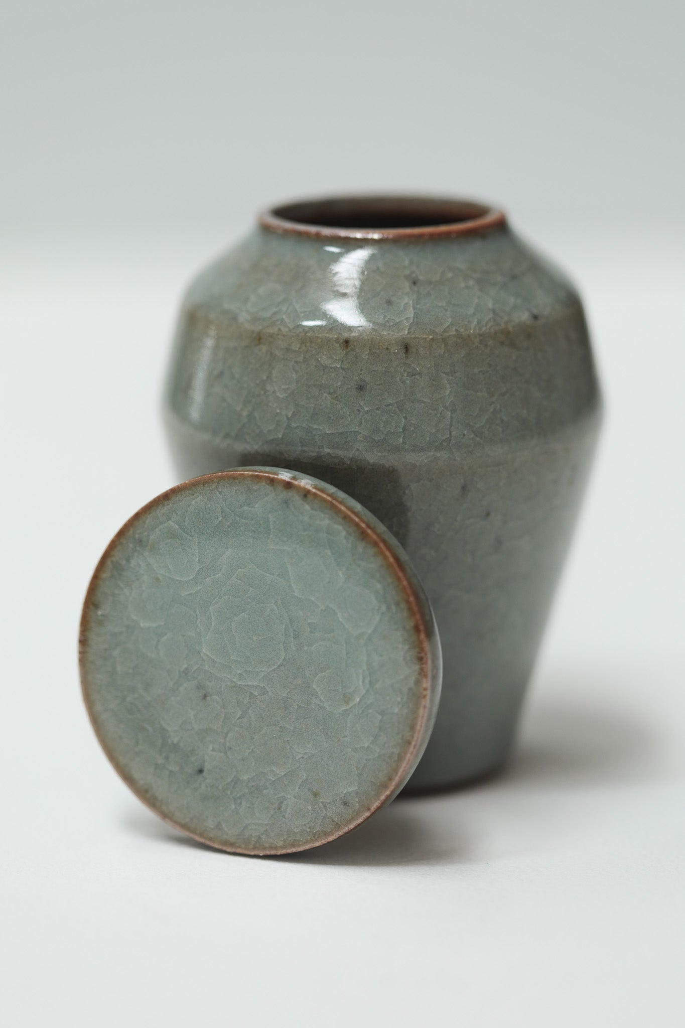 Florian Gadsby: Miniature Lidded Jar