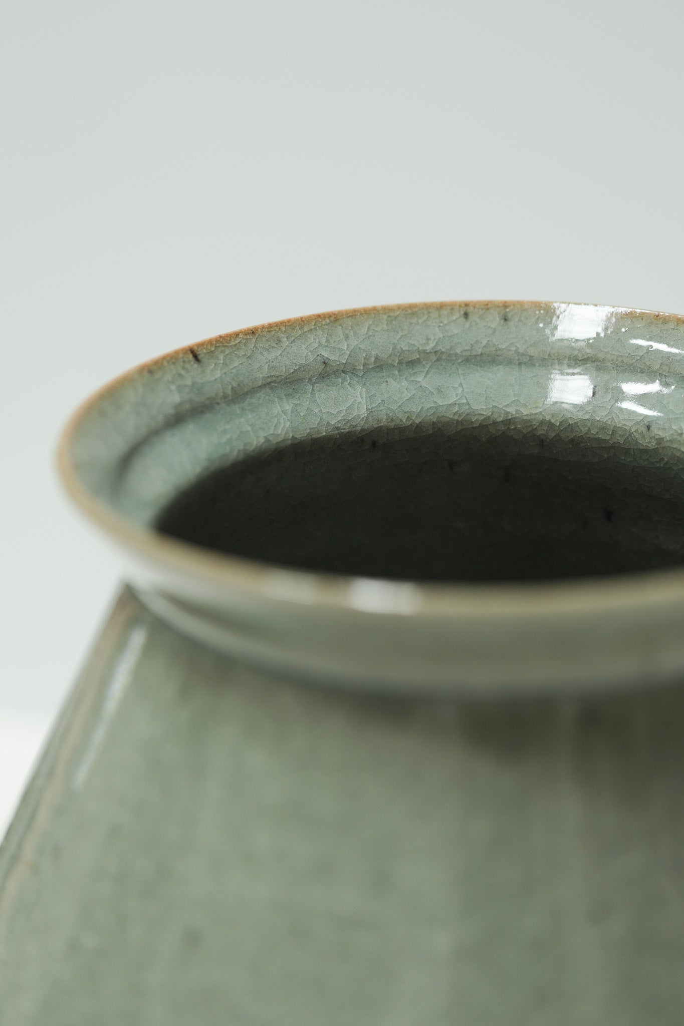 Florian Gadsby: Large Angular Vase