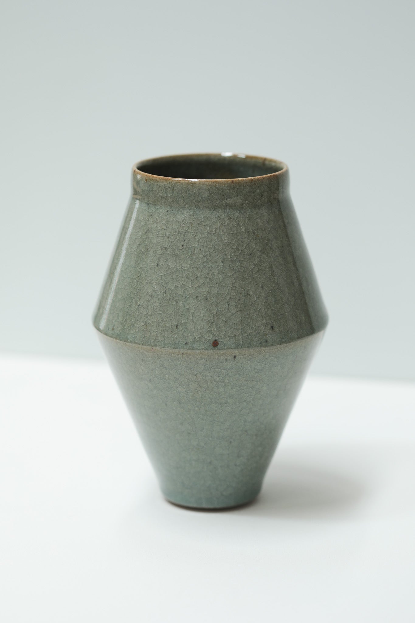 Florian Gadsby: Angular Vase