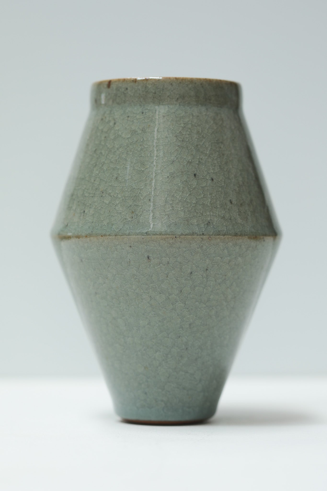 Florian Gadsby: Angular Vase