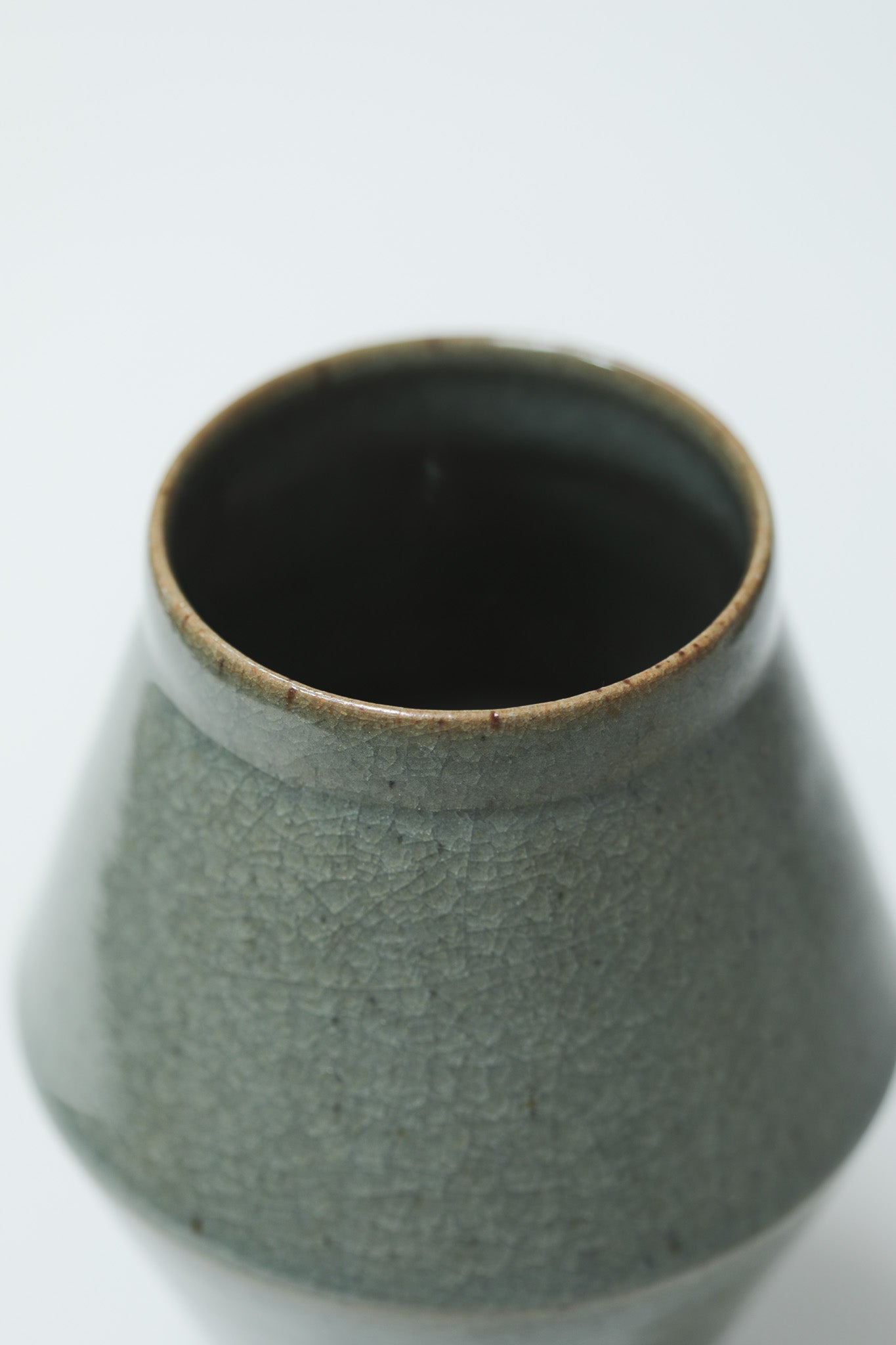 Florian Gadsby: Angular Vase