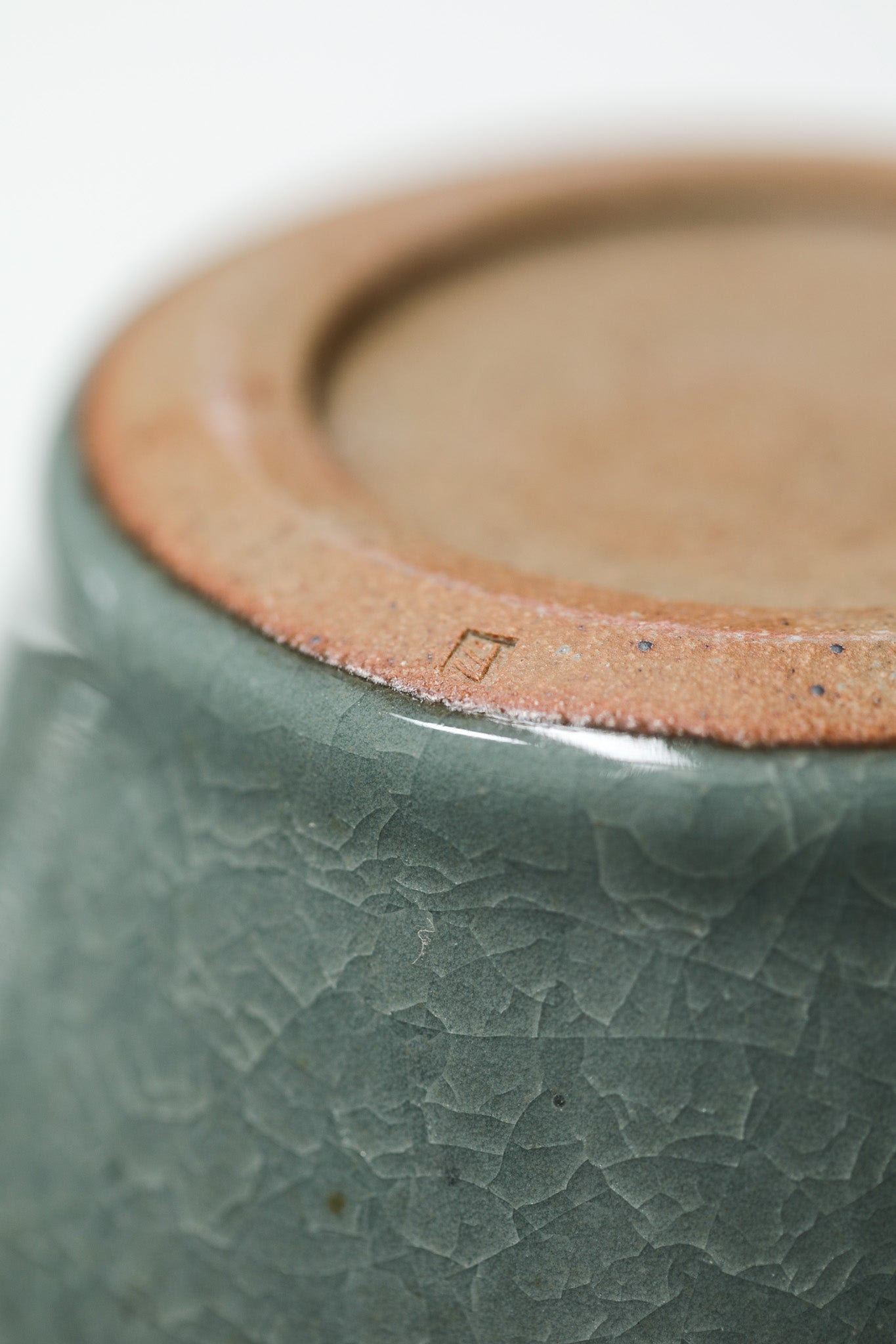 Florian Gadsby: Angular Lidded Jar