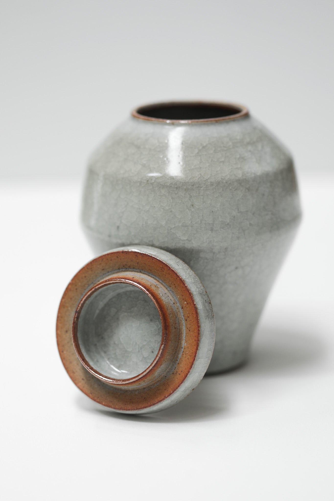 Florian Gadsby: Angular Lidded Jar