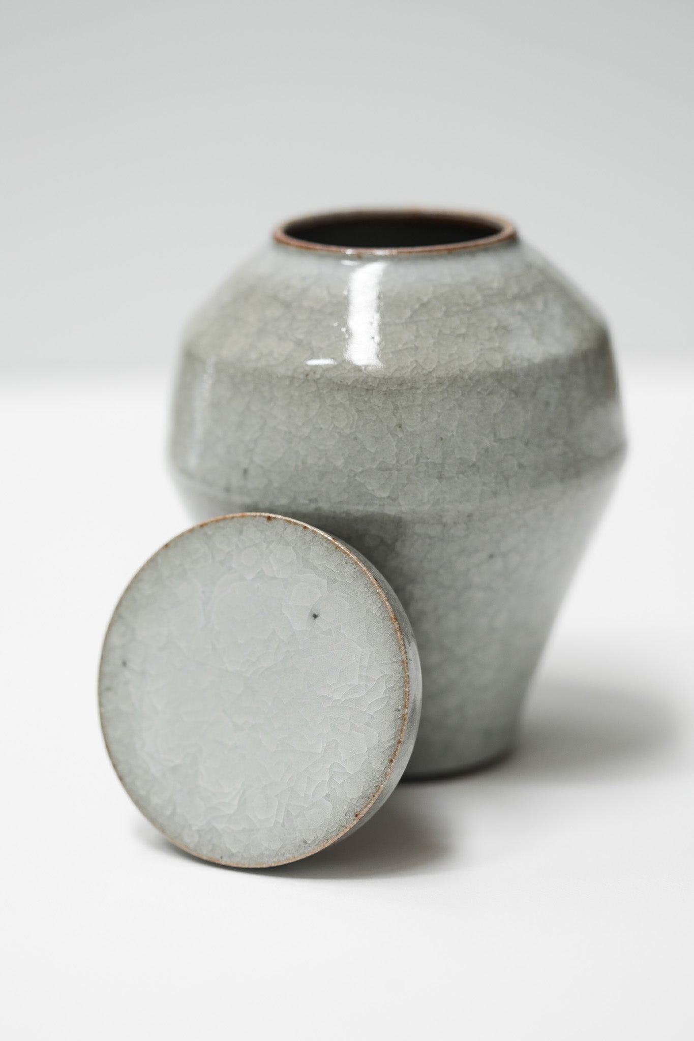 Florian Gadsby: Angular Lidded Jar