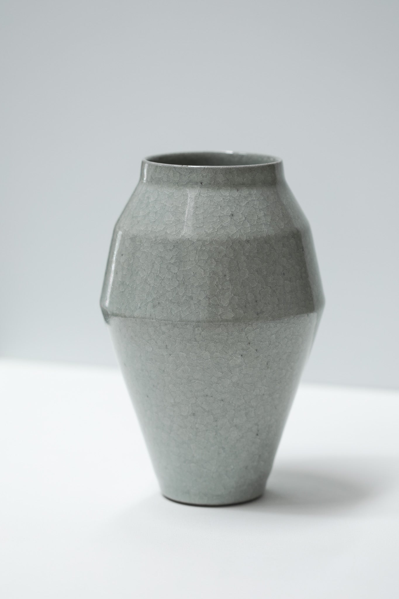 Florian Gadsby: Angular Vase