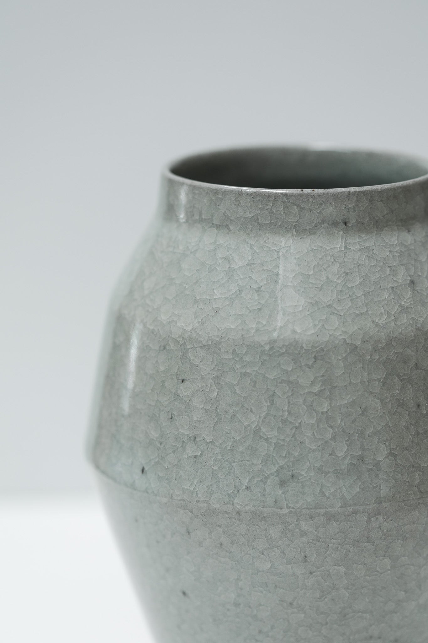 Florian Gadsby: Angular Vase