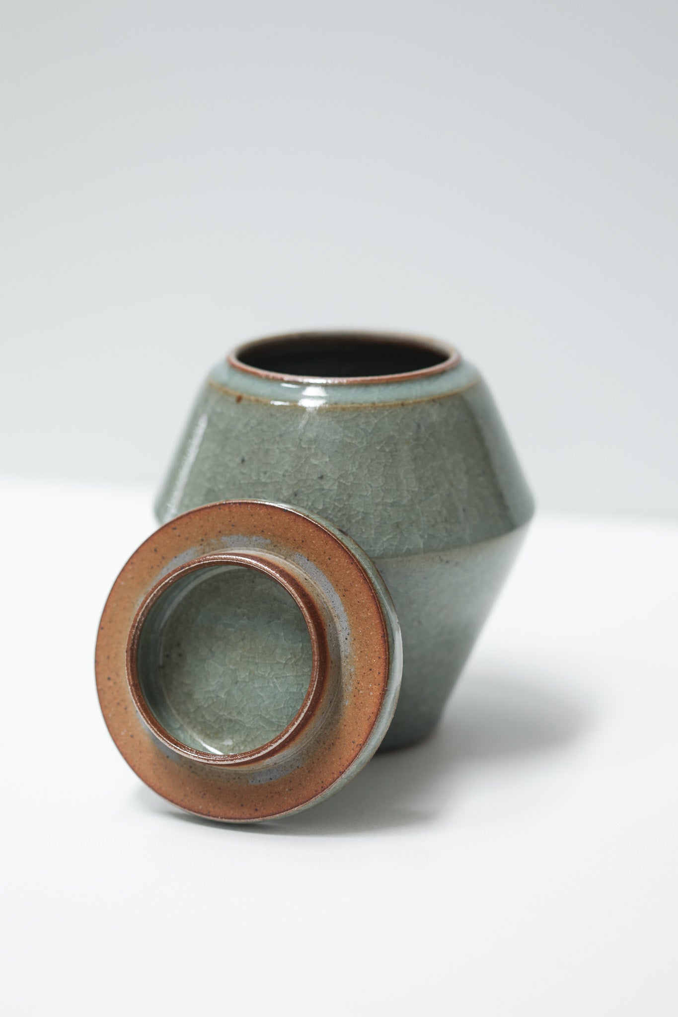 Florian Gadsby: Medium Angular Lidded Jar